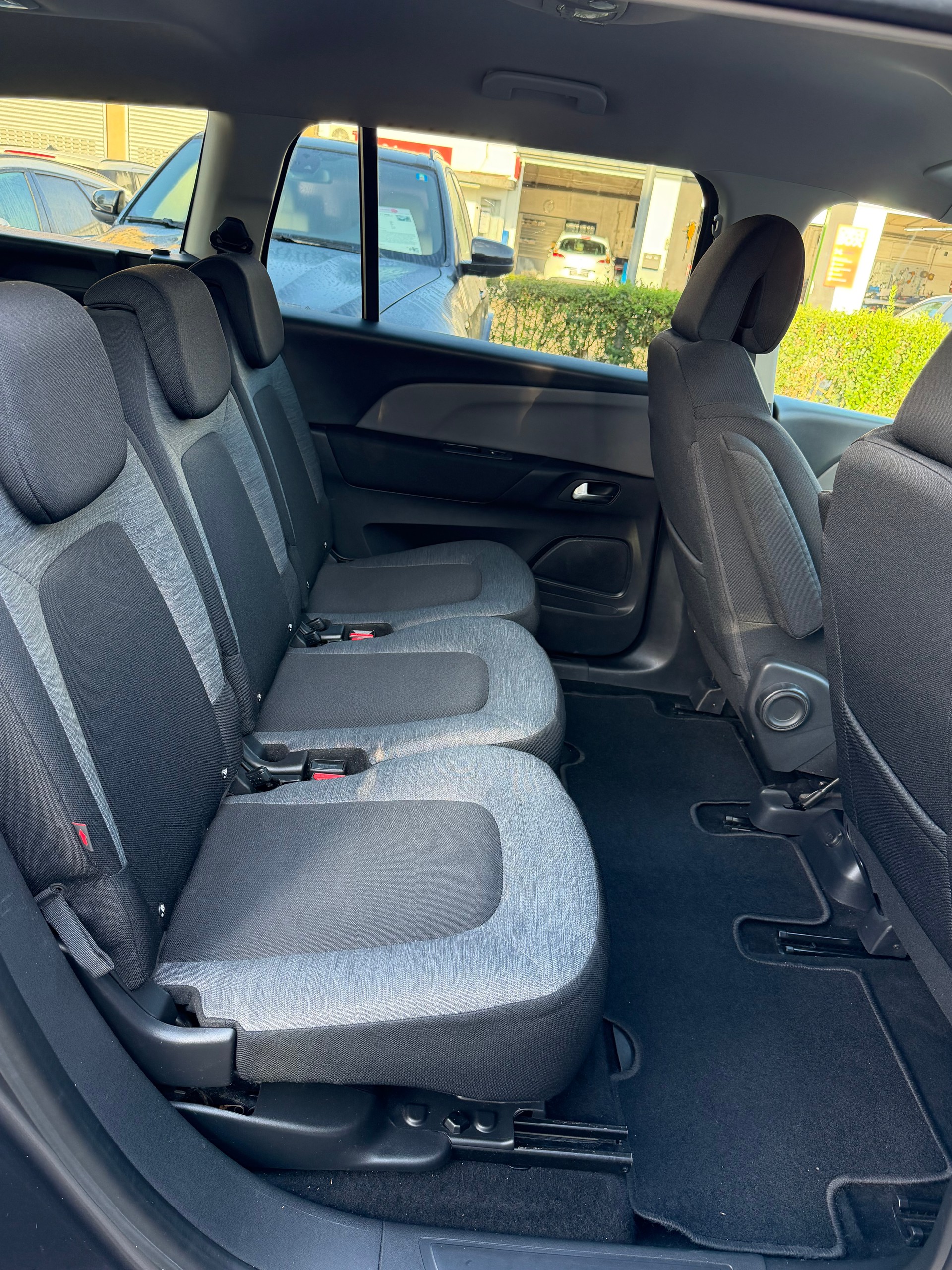 CITROEN Grand C4 Picasso 1.6 BlueHDi Feel EAT6-image-12
