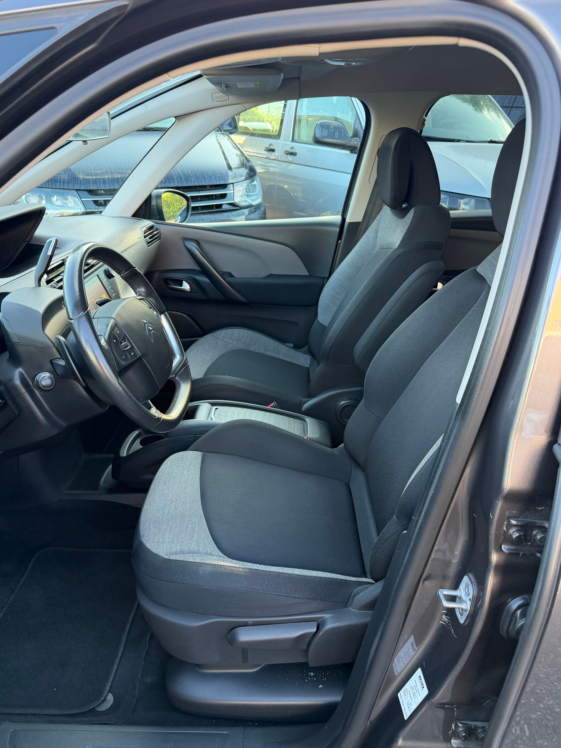 CITROEN Grand C4 Picasso 1.6 BlueHDi Feel EAT6-image-7