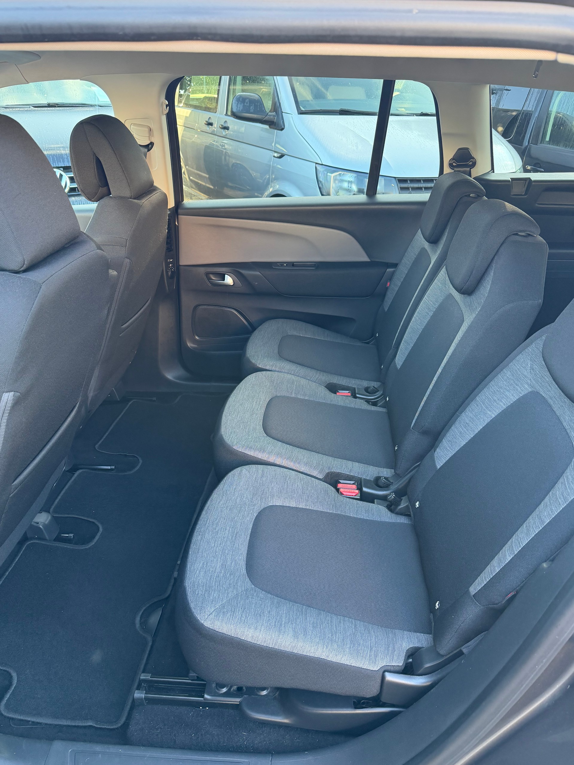 CITROEN Grand C4 Picasso 1.6 BlueHDi Feel EAT6-image-11