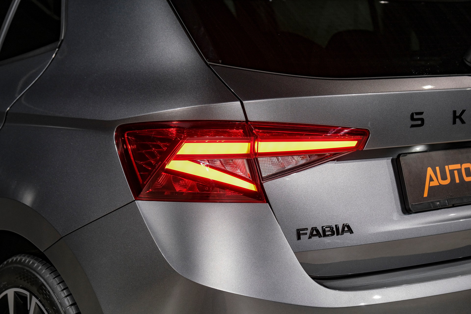 SKODA Fabia 1.0 TSI Monte Carlo DSG-image-27