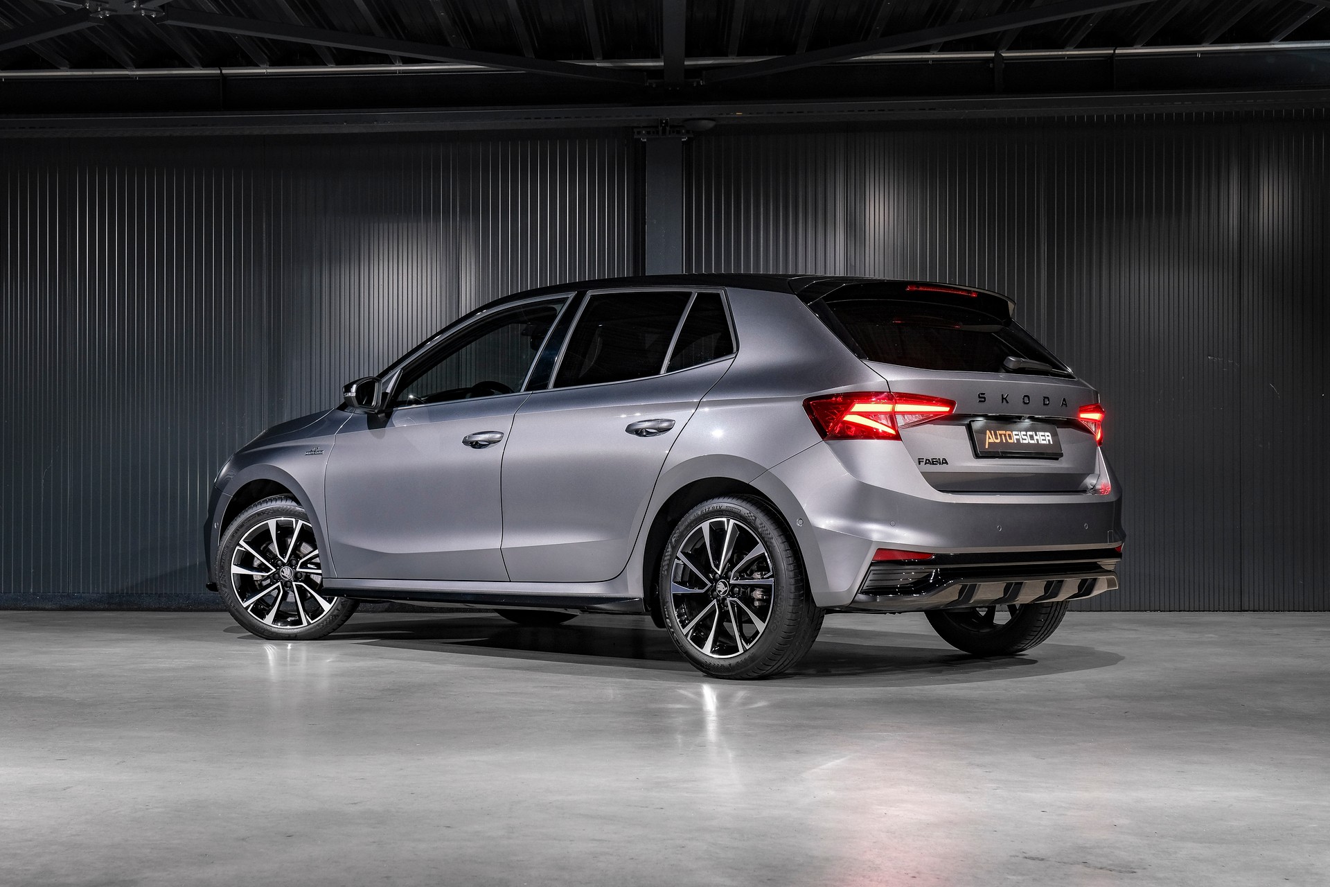 SKODA Fabia 1.0 TSI Monte Carlo DSG-showroom-element-1