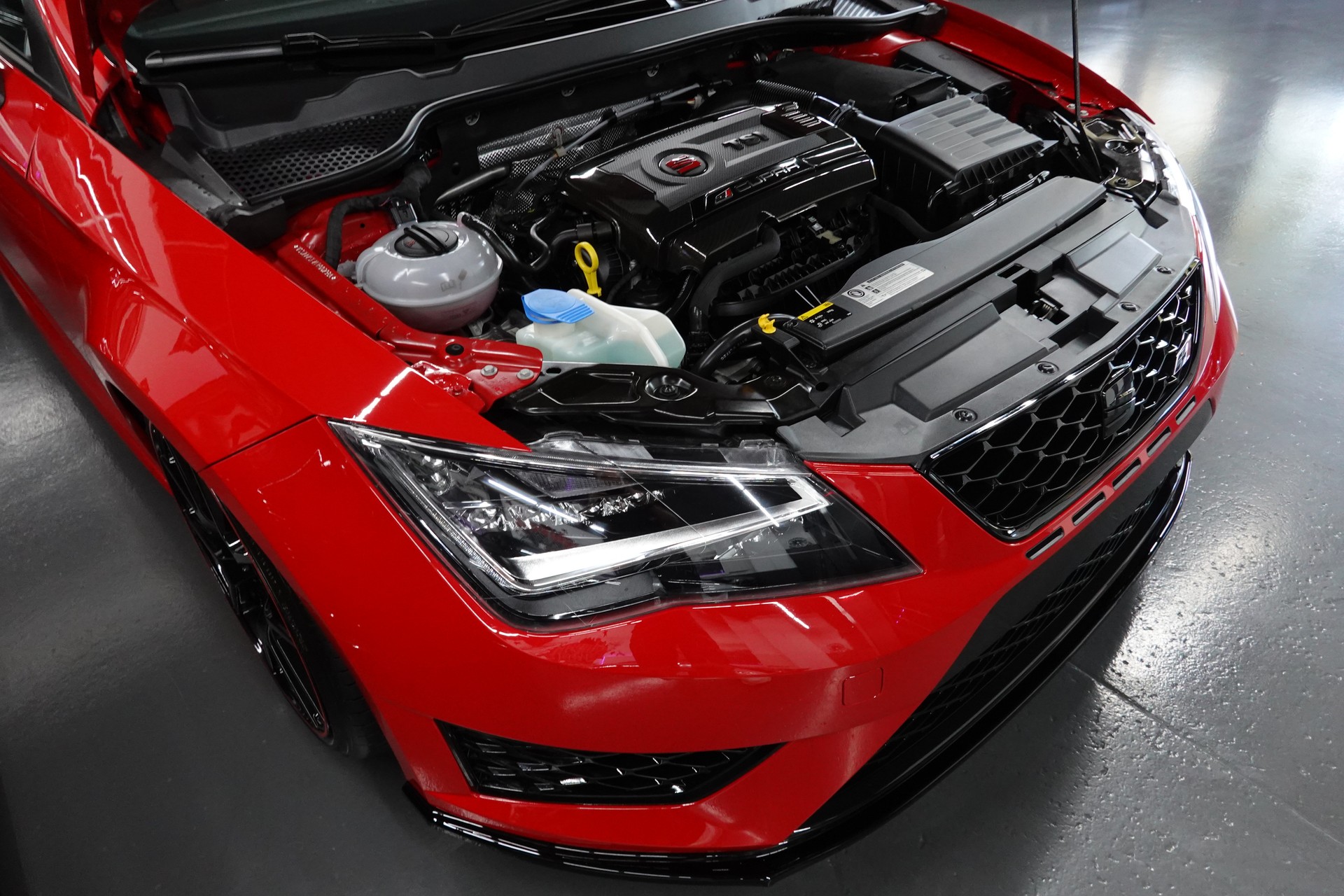 SEAT LEON SC 2.0 TSI CUPRA 280 DSG BULL-X CH-FZ NEUWERTIG VIEL ZUBEHÖR-image-5
