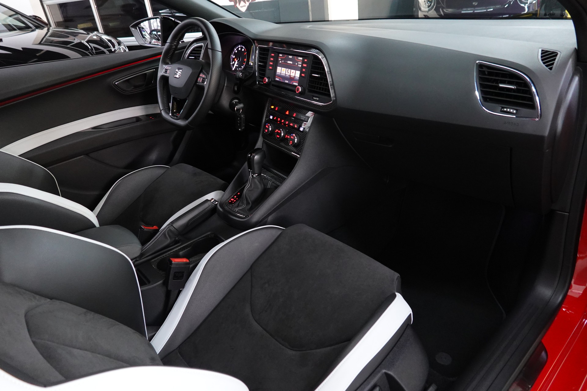 SEAT LEON SC 2.0 TSI CUPRA 280 DSG BULL-X CH-FZ NEUWERTIG VIEL ZUBEHÖR-image-44