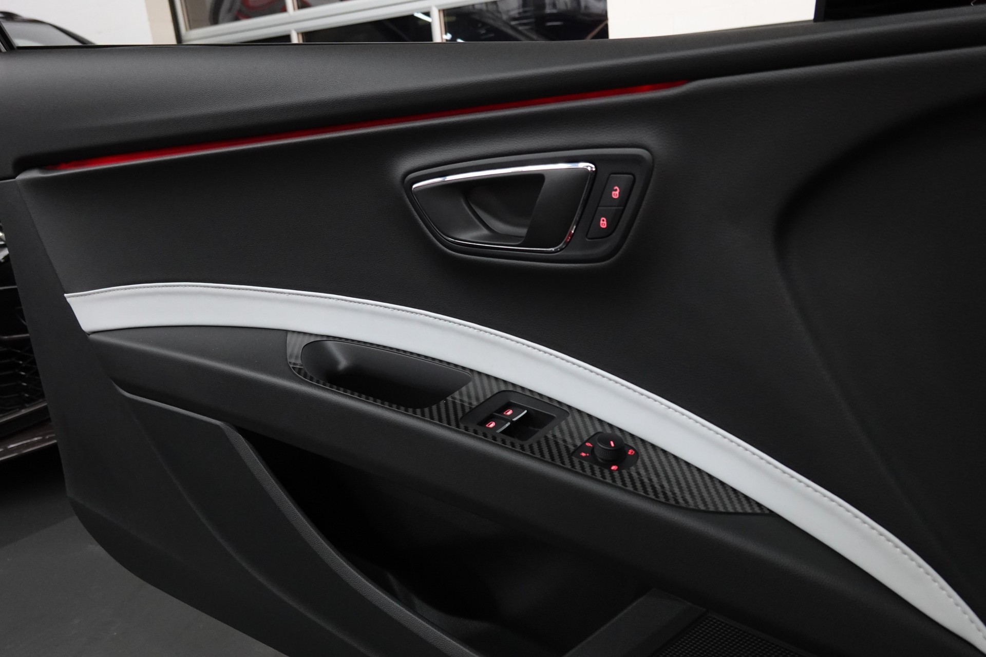 SEAT LEON SC 2.0 TSI CUPRA 280 DSG BULL-X CH-FZ NEUWERTIG VIEL ZUBEHÖR-image-38