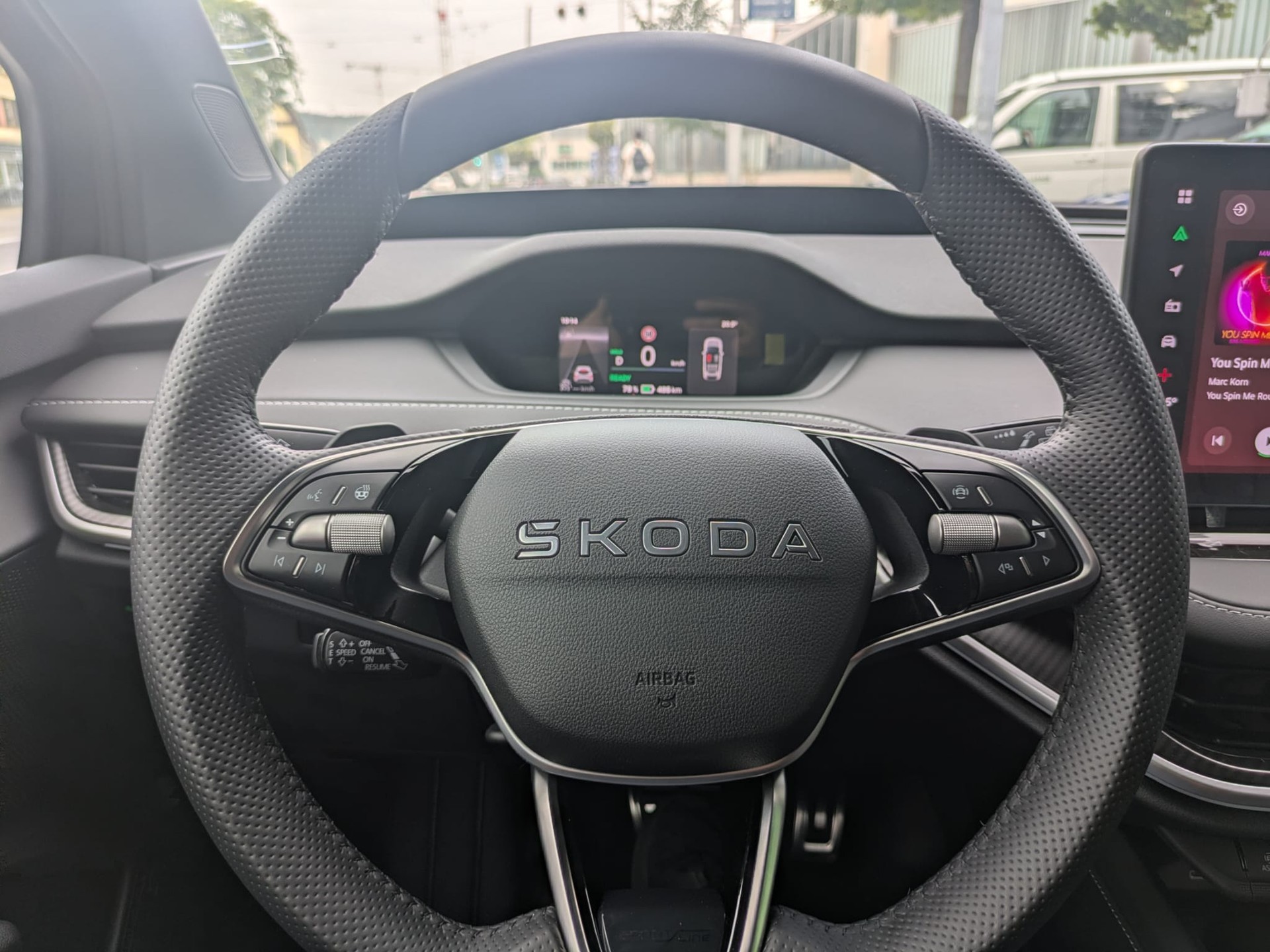 SKODA Elroq 85x Sportline 4x4-image-19