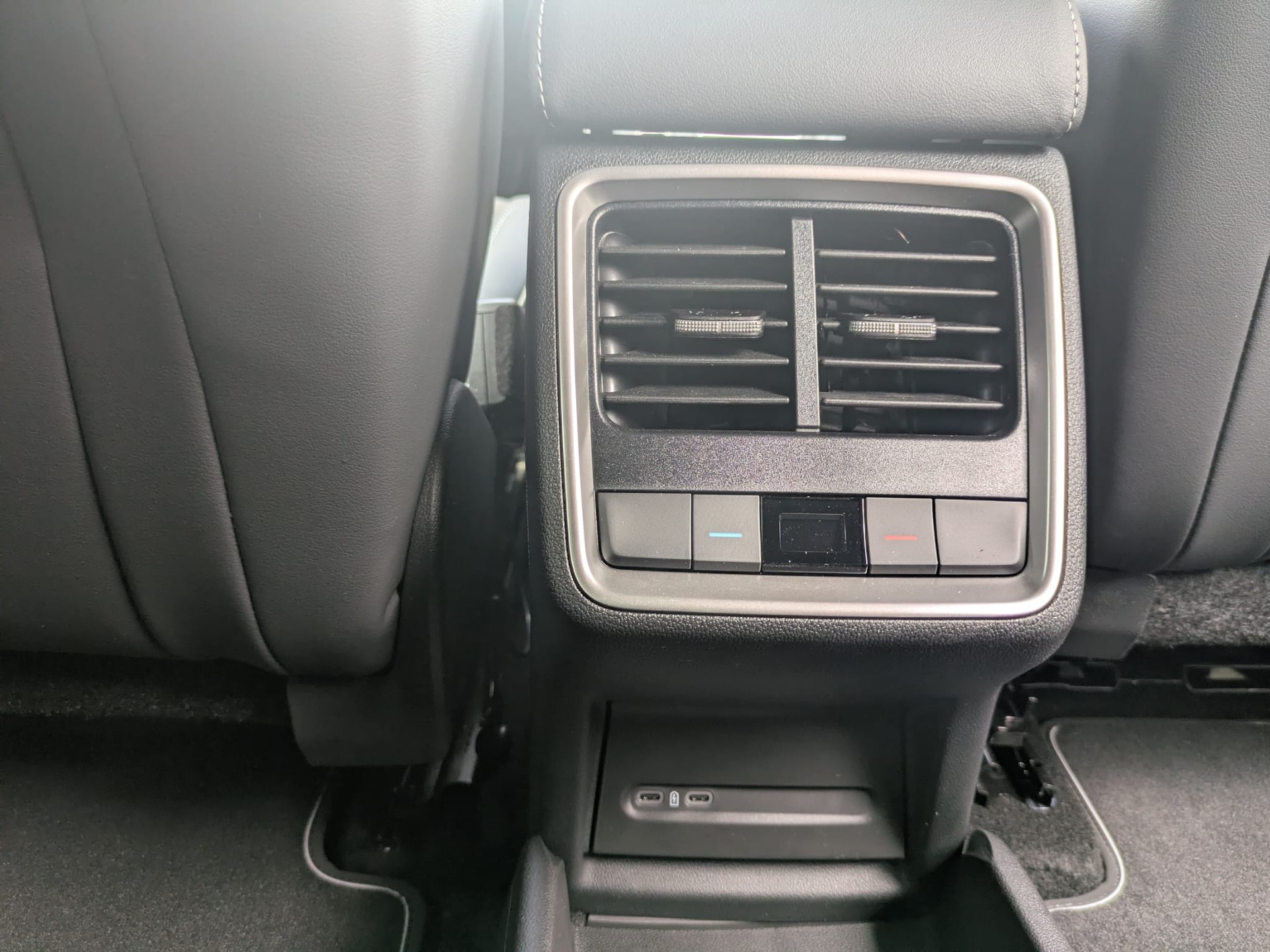 SKODA Elroq 85x Sportline 4x4-image-14