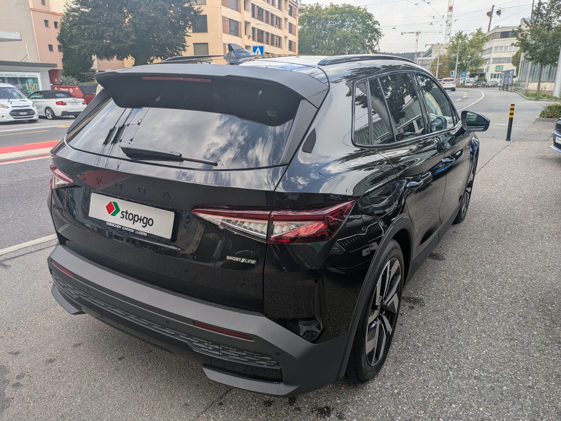 SKODA Elroq 85x Sportline 4x4-image-8