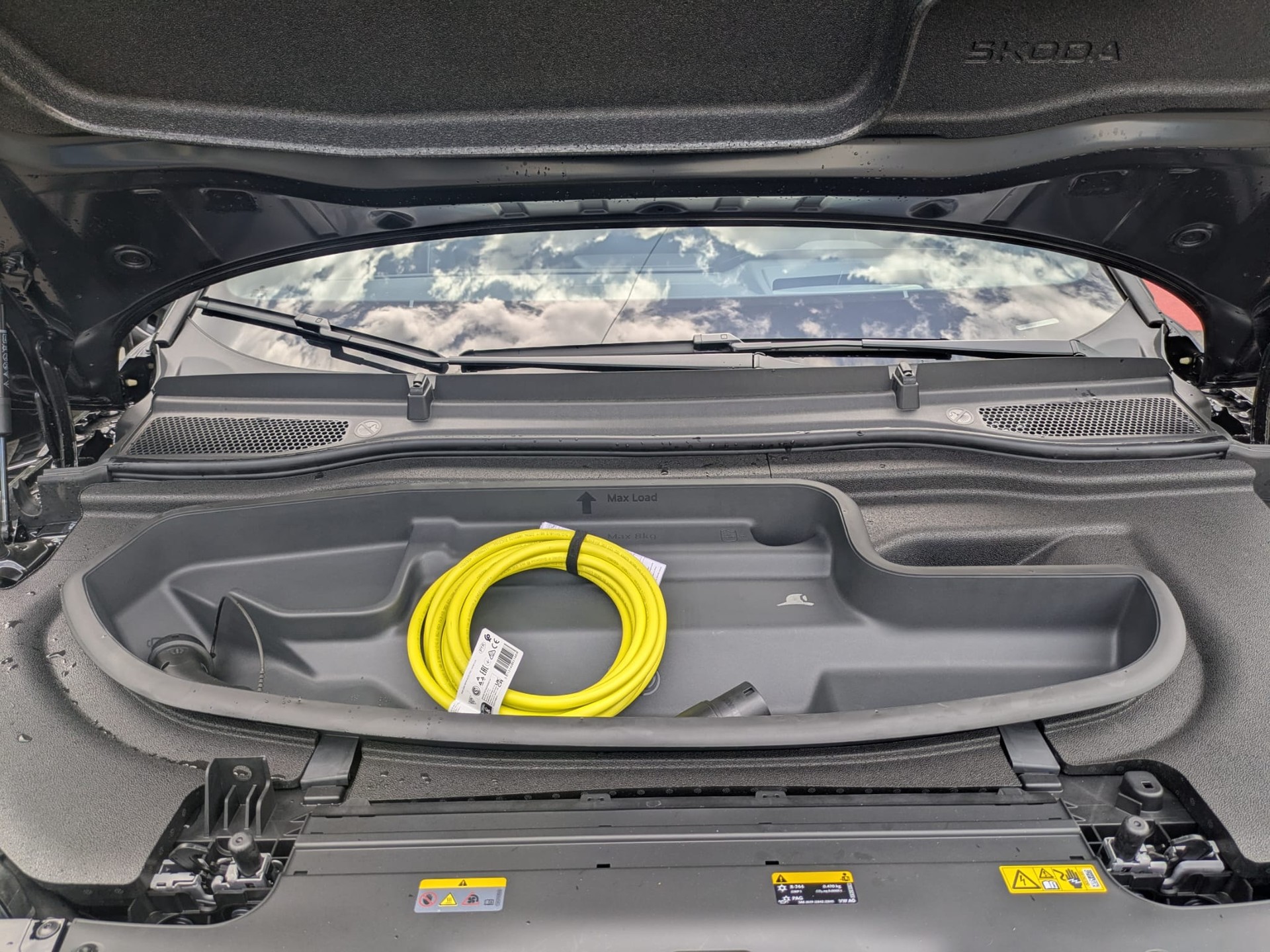 SKODA Elroq 85x Sportline 4x4-image-28