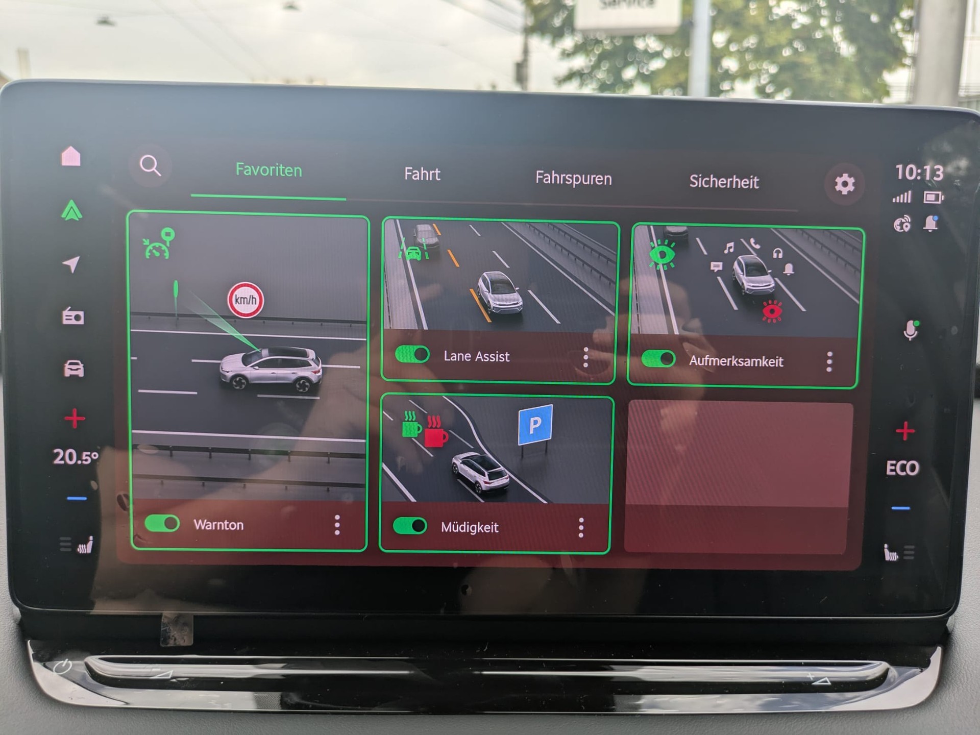 SKODA Elroq 85x Sportline 4x4-image-25