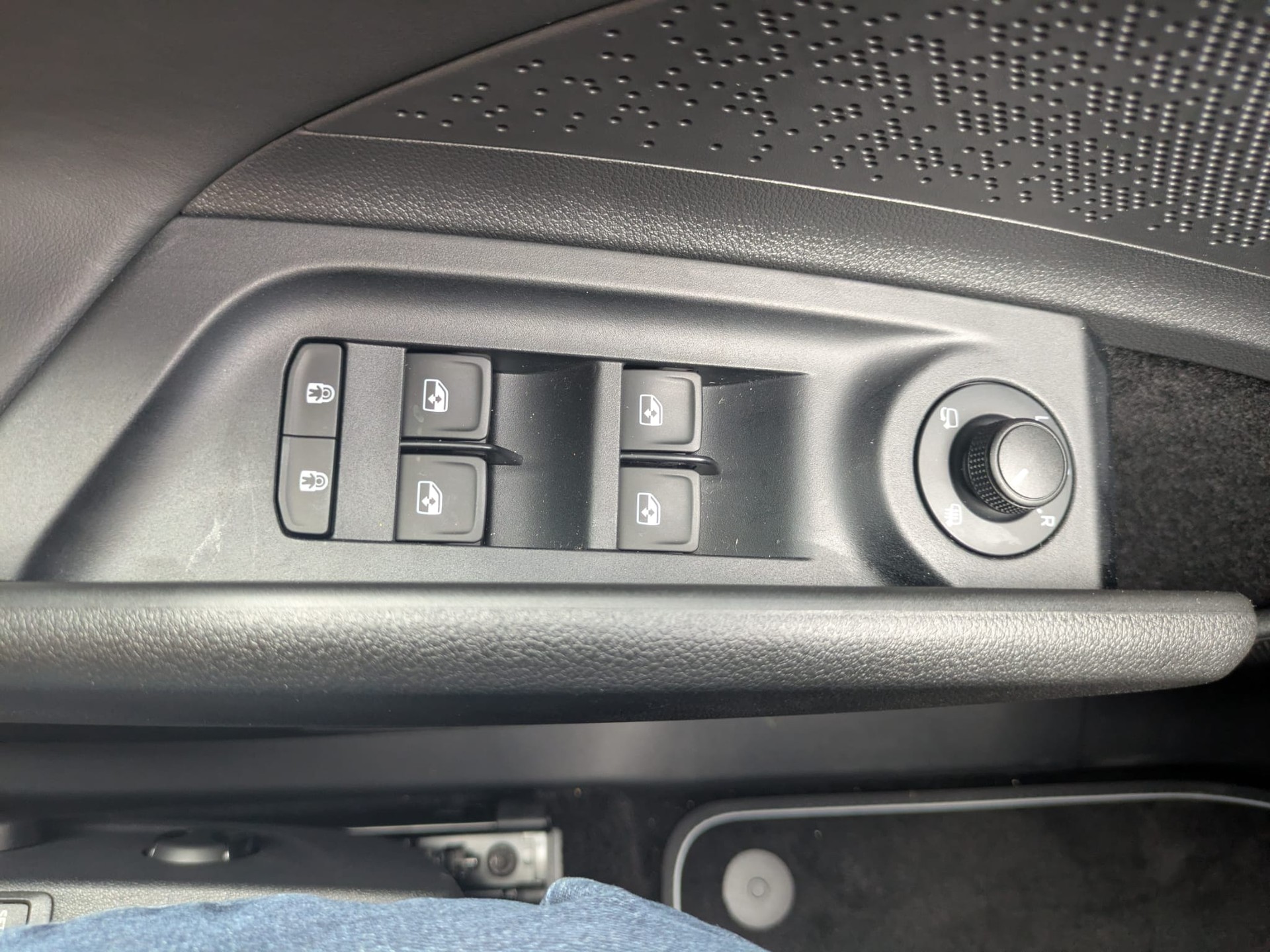SKODA Elroq 85x Sportline 4x4-image-29