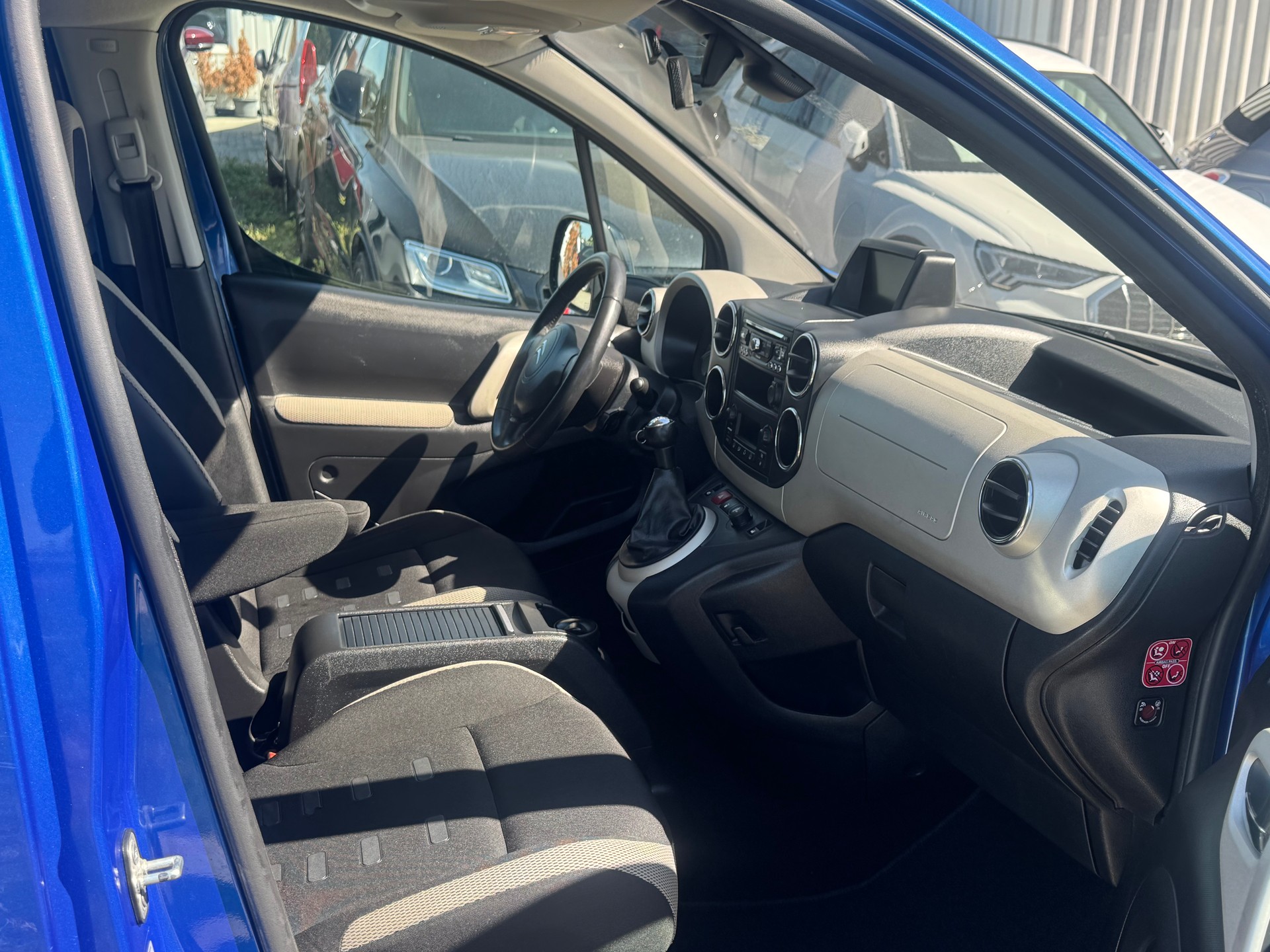 CITROEN Berlingo 1.6 16V Exclusive-image-8