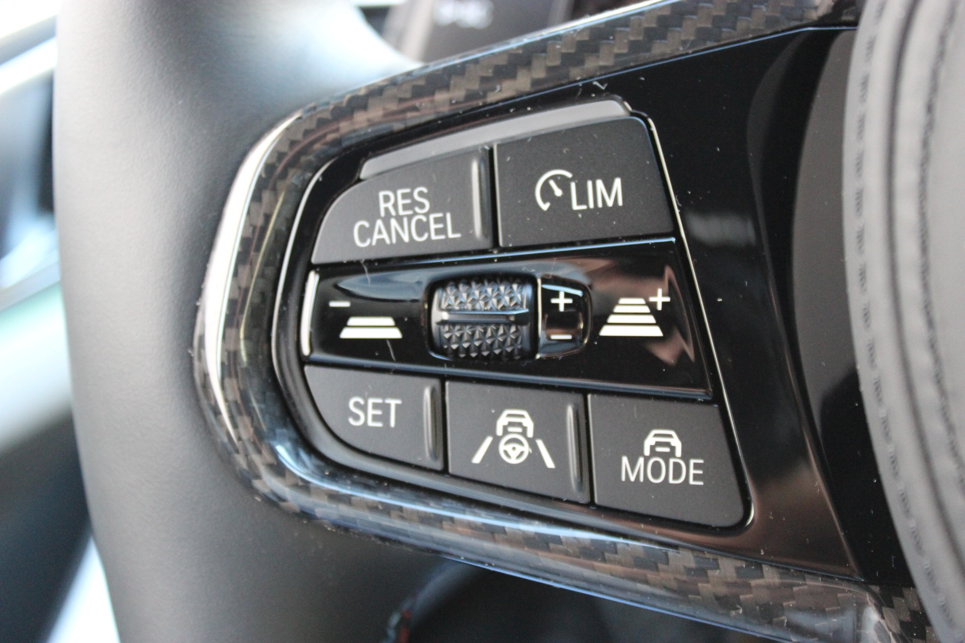 BMW M4 Coupé Competition M xDrive *ISLE OF MAN GRÜN METALLIC*-image-13