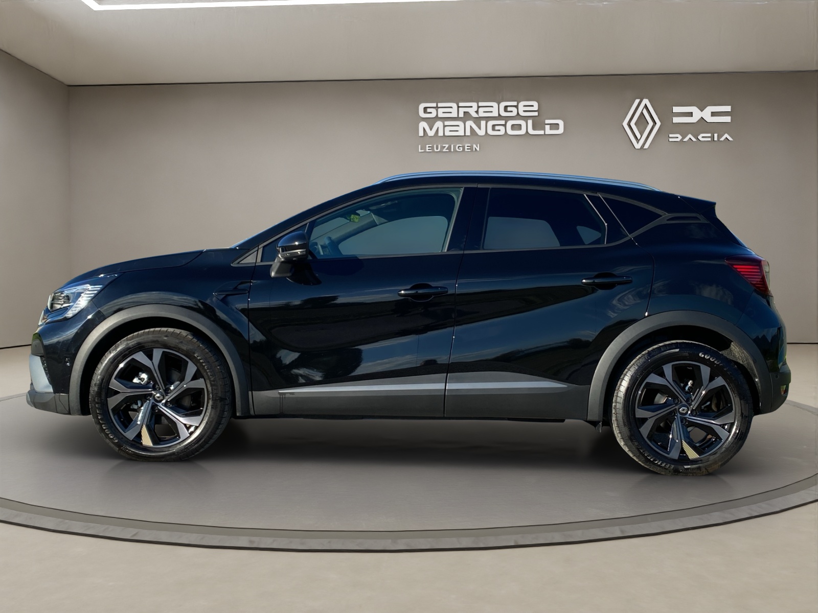 RENAULT Captur 1.6 E-Tech 145 E-Tech Engineered DHT-image-1