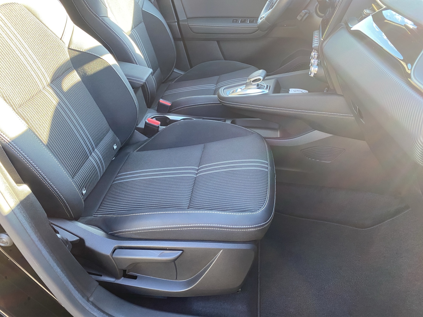 RENAULT Captur 1.6 E-Tech 145 E-Tech Engineered DHT-image-11