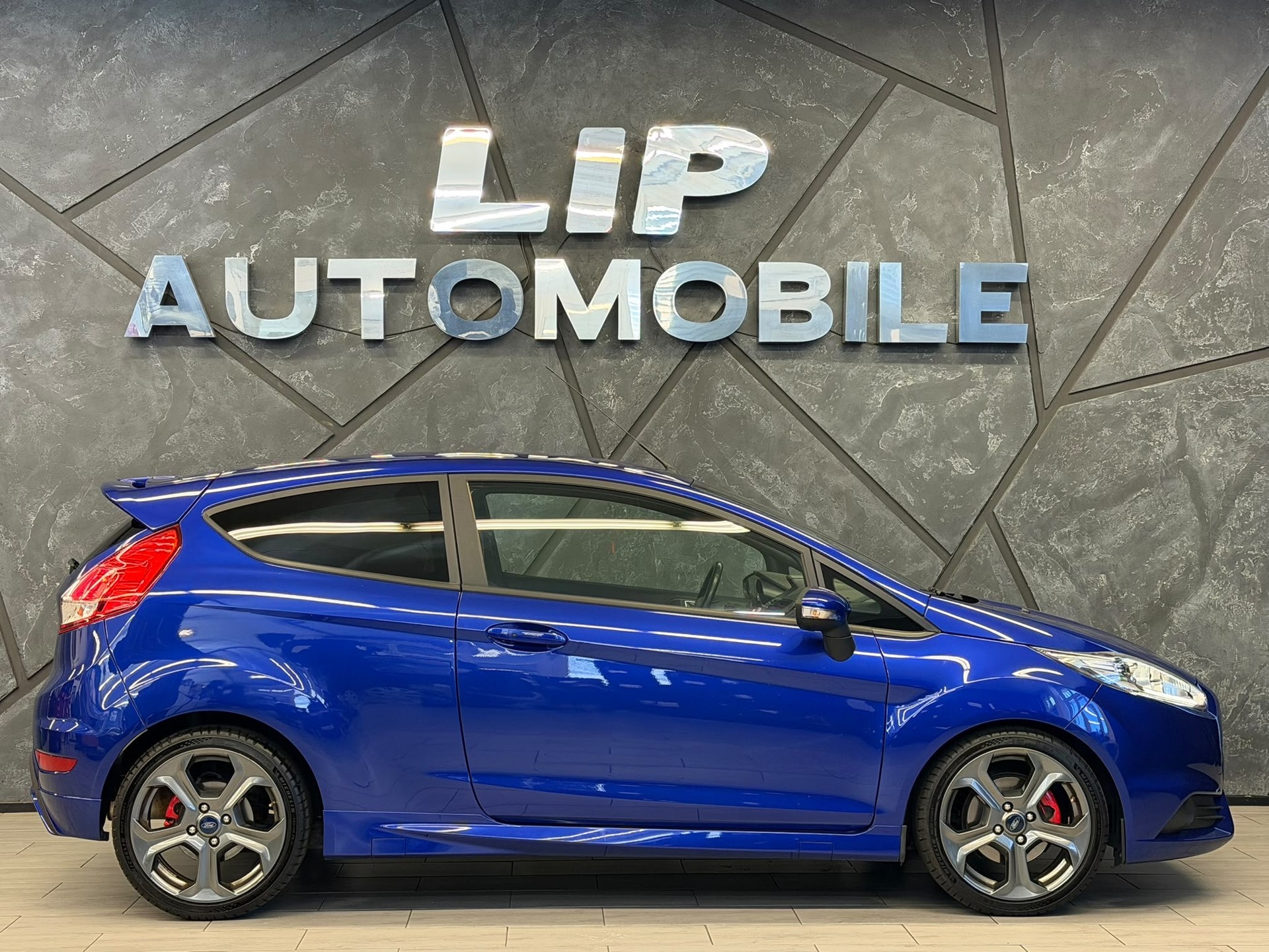 FORD Fiesta 1.6 SCTi ST-2-showroom-element-3