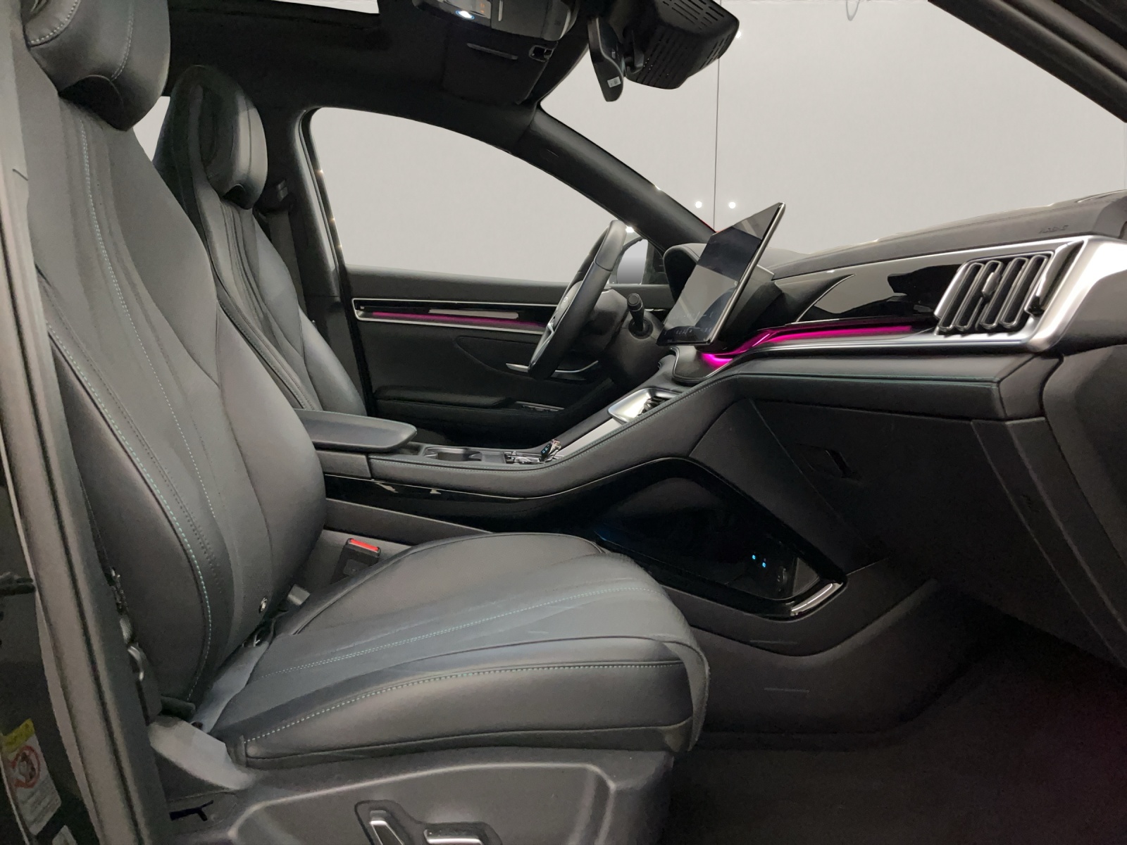 BYD Seal U DM-i Design AWD-image-12