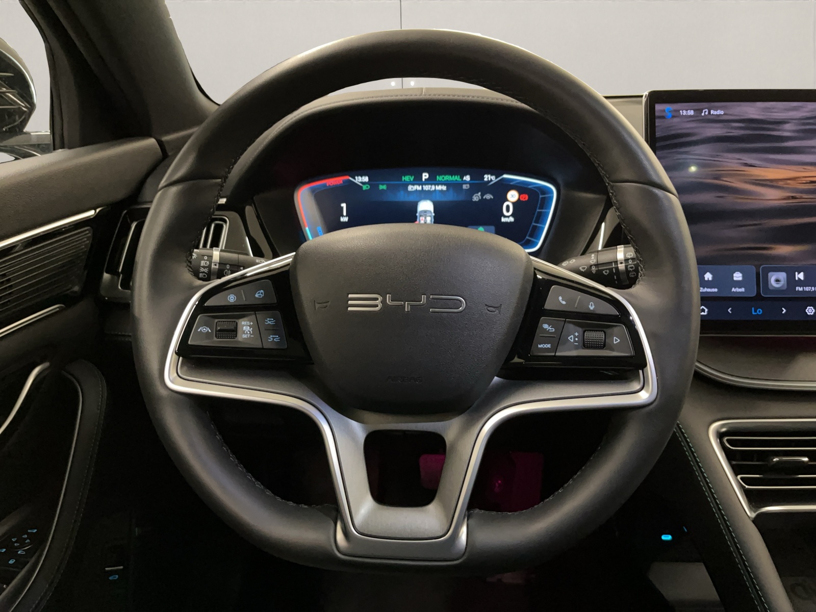 BYD Seal U DM-i Design AWD-image-9