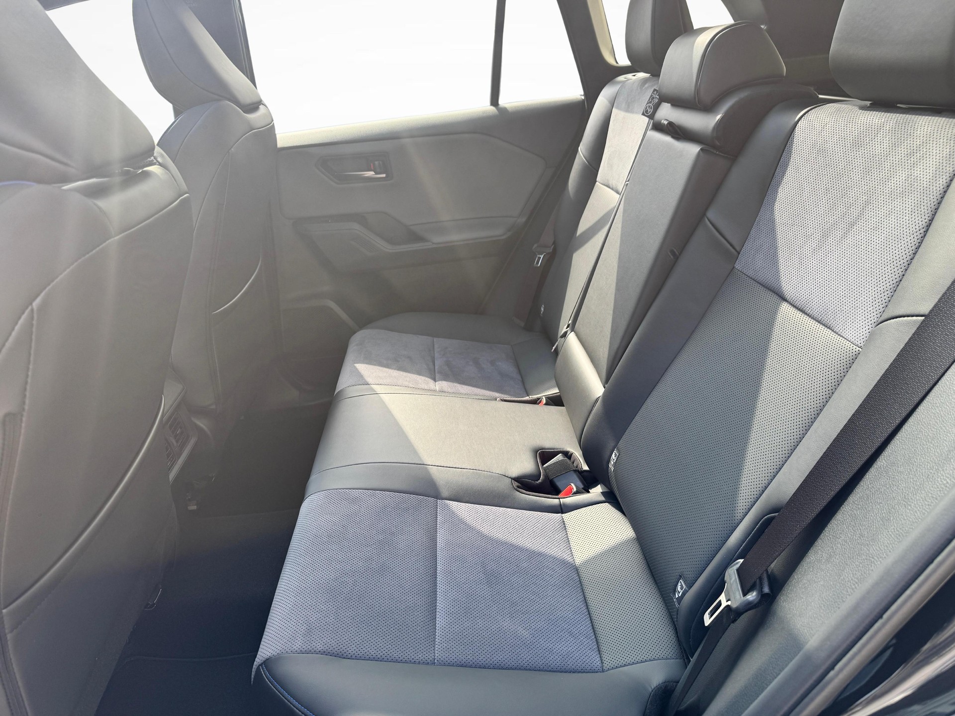 SUZUKI Across 2.5 PHEV Compact Top 4x4-image-10
