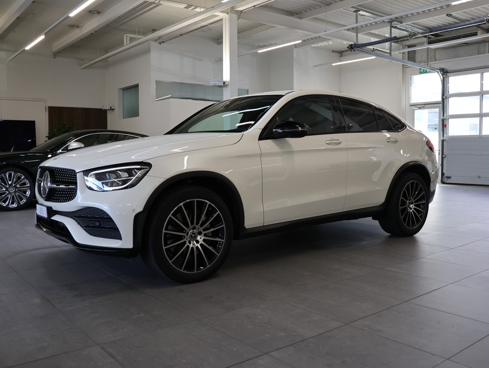 MERCEDES-BENZ GLC Coupé 220 d AMG Line 4Matic 9G-Tronic-showroom-element-3