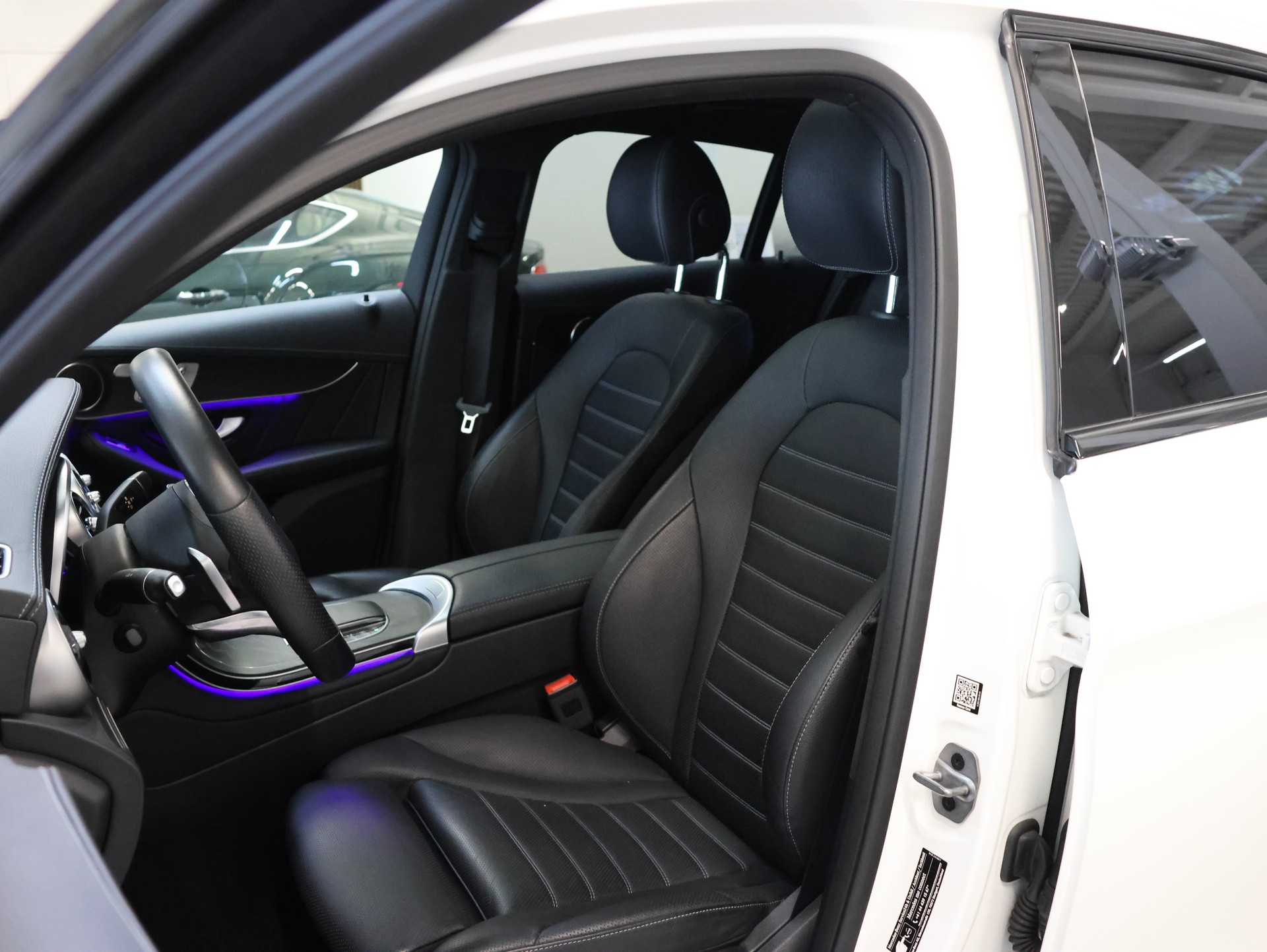MERCEDES-BENZ GLC Coupé 220 d AMG Line 4Matic 9G-Tronic-image-11