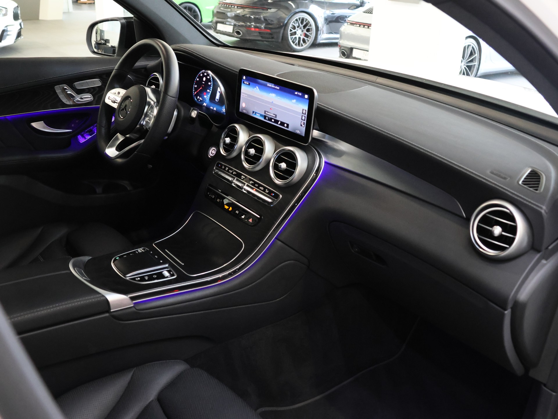 MERCEDES-BENZ GLC Coupé 220 d AMG Line 4Matic 9G-Tronic-image-21