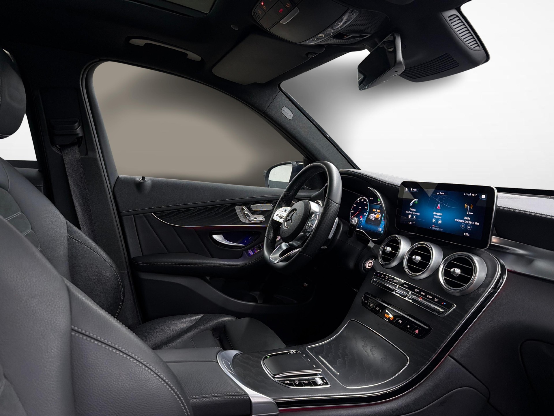 MERCEDES-BENZ GLC-Klasse GLC 200 AMG Line 4m-image-9