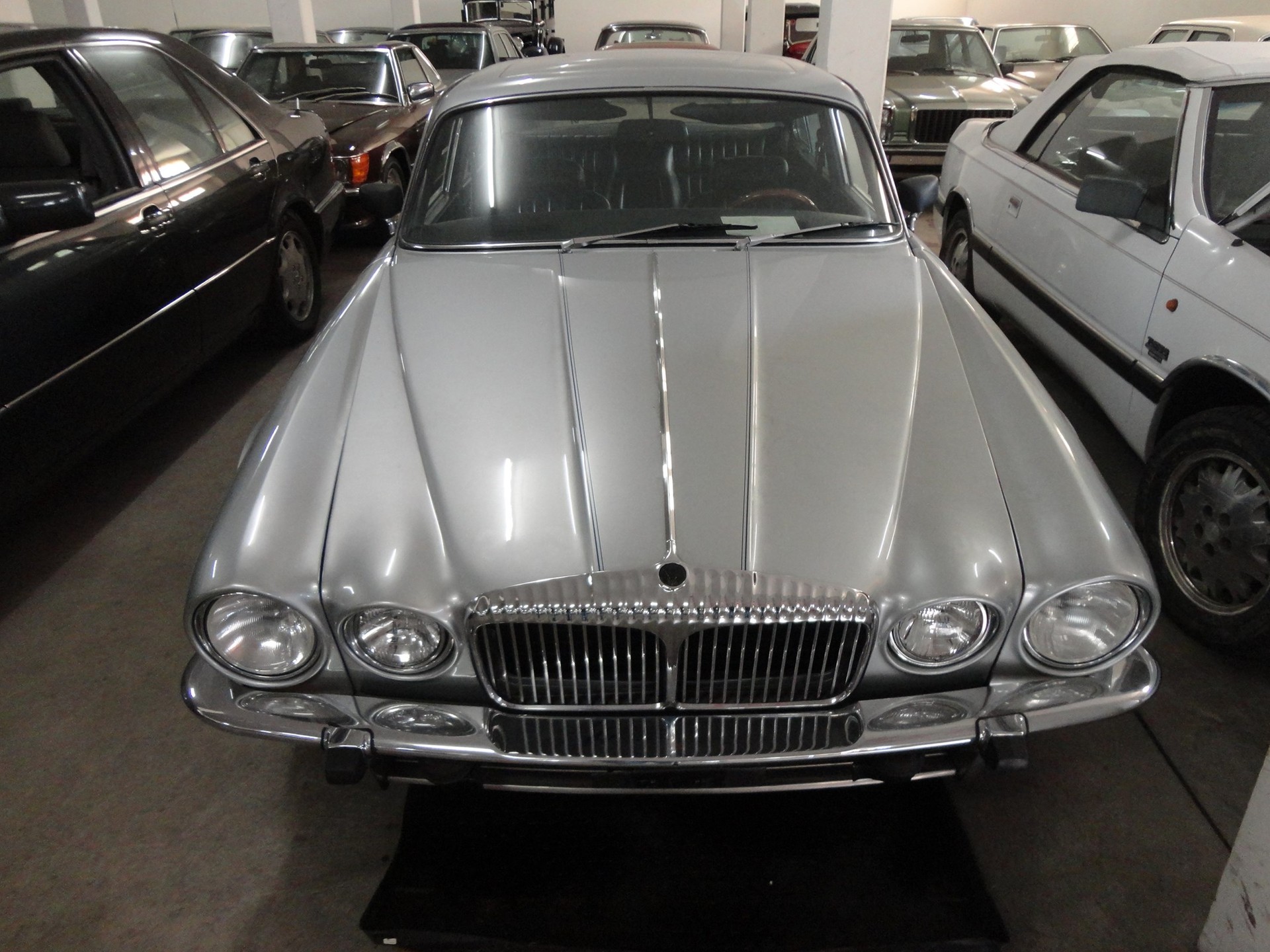 DAIMLER Double Six L