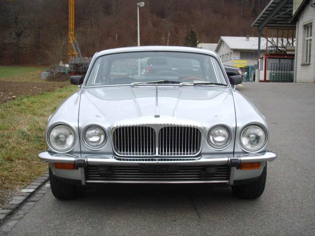 DAIMLER Double Six L-image-13