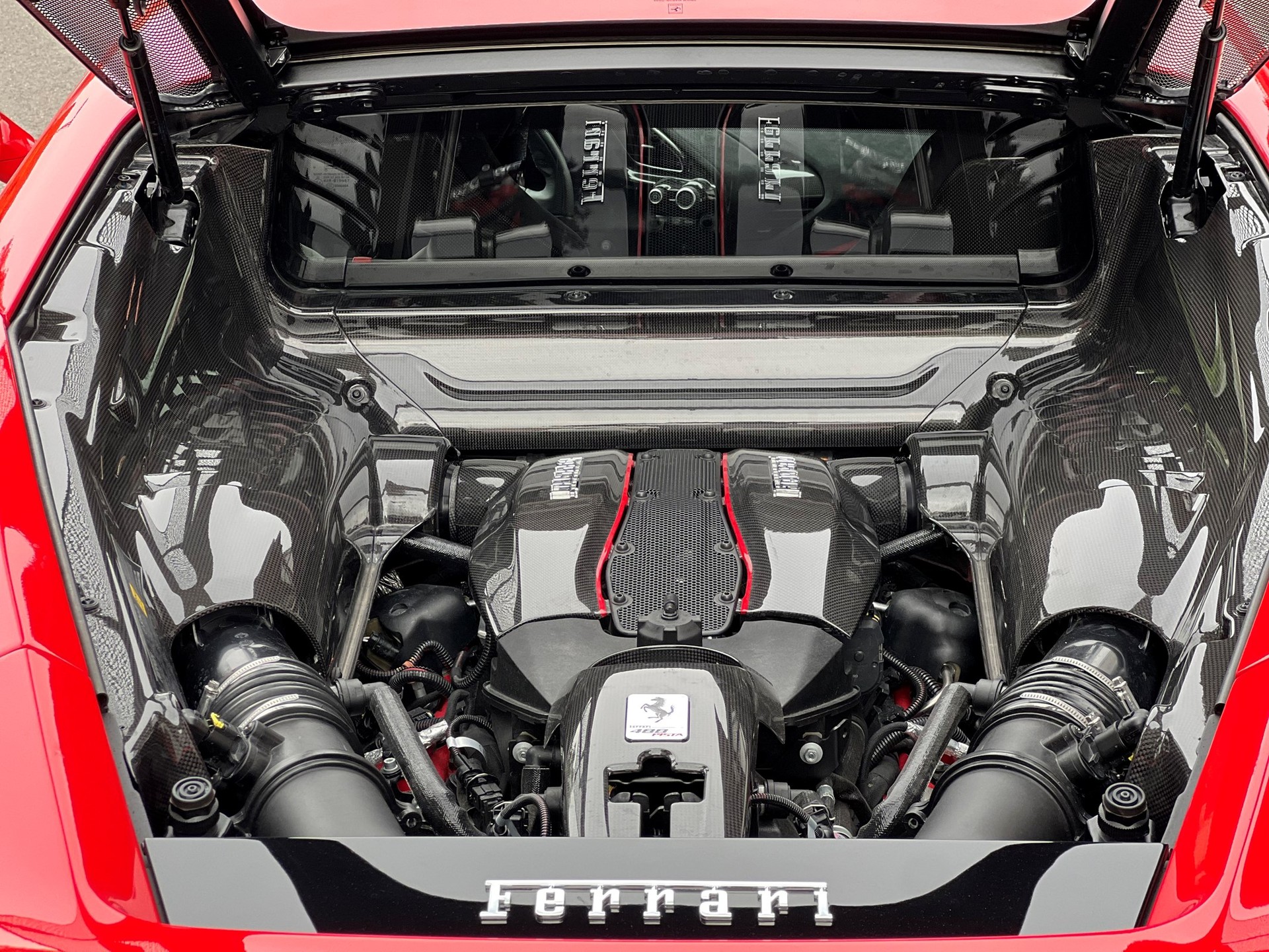 FERRARI 488 Pista 3.9 V8-image-14