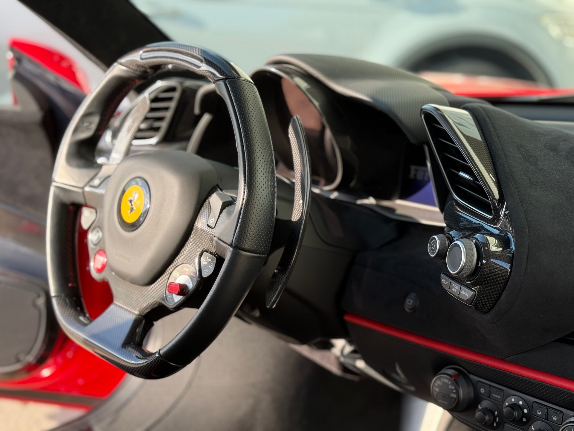 FERRARI 488 Pista 3.9 V8-image-7