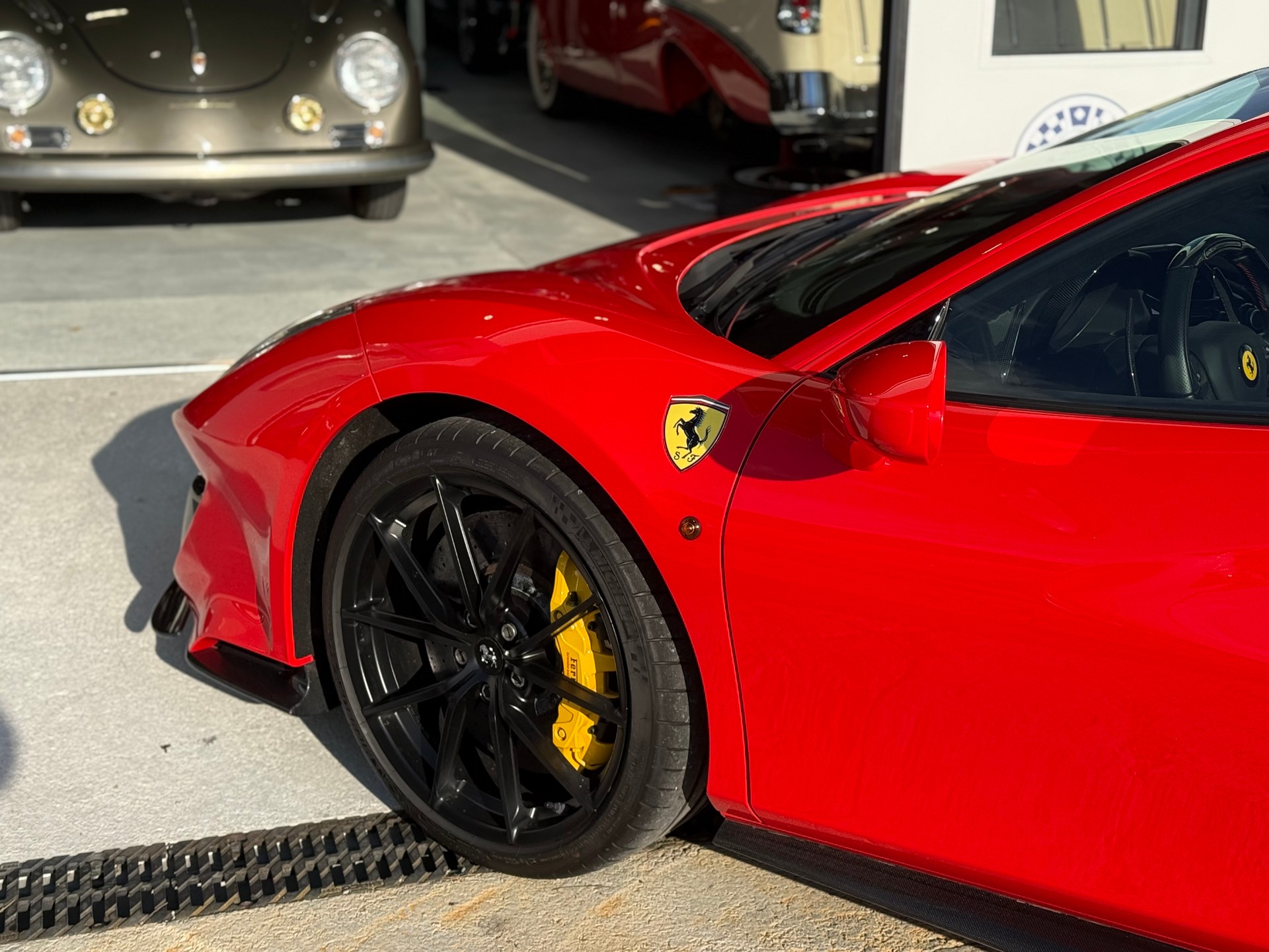 FERRARI 488 Pista 3.9 V8-image-4