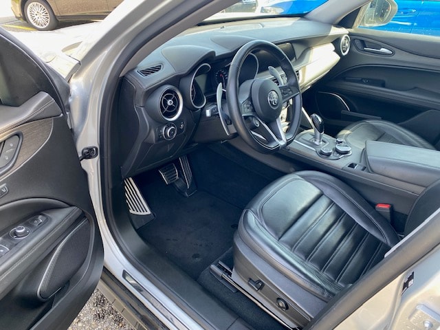 ALFA ROMEO Stelvio 2.2 JTDM Executive Q4 Automatic-image-3