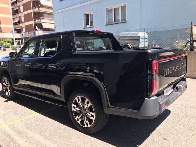 MAXUS eTerron 9 102kWh Luxury-image-2