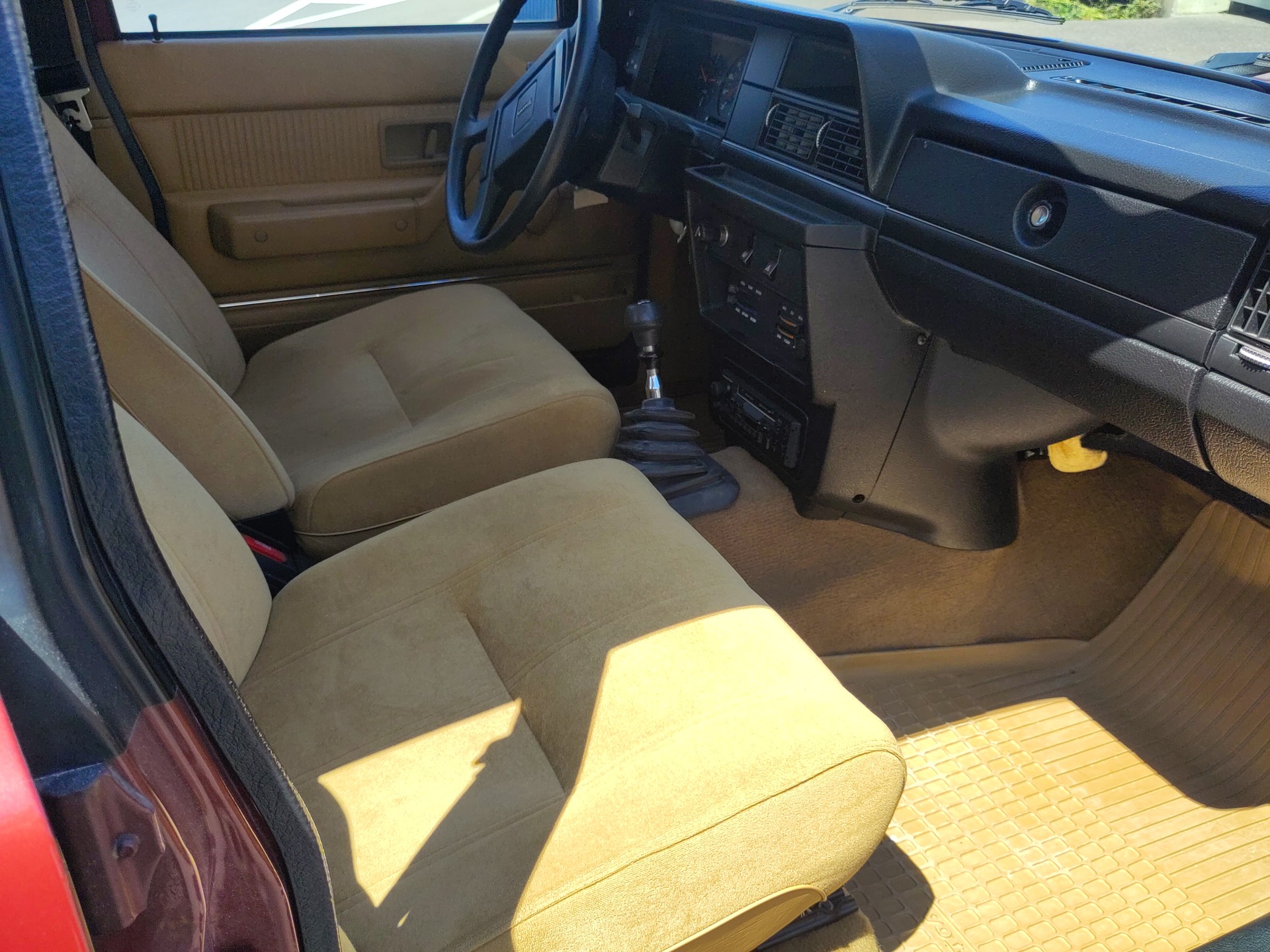 VOLVO 240 2.3 GL-image-9