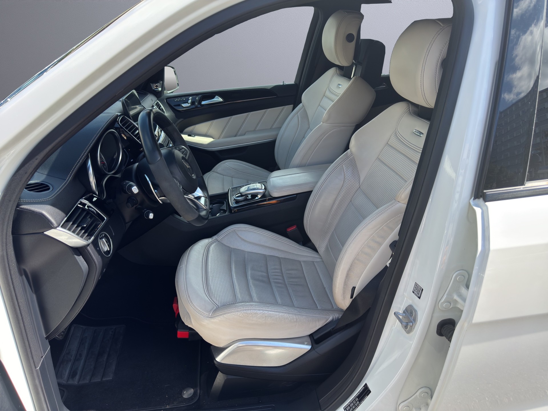 MERCEDES-BENZ GLS 63 AMG 4Matic Speedshift Plus 7G-Tronic-image-10