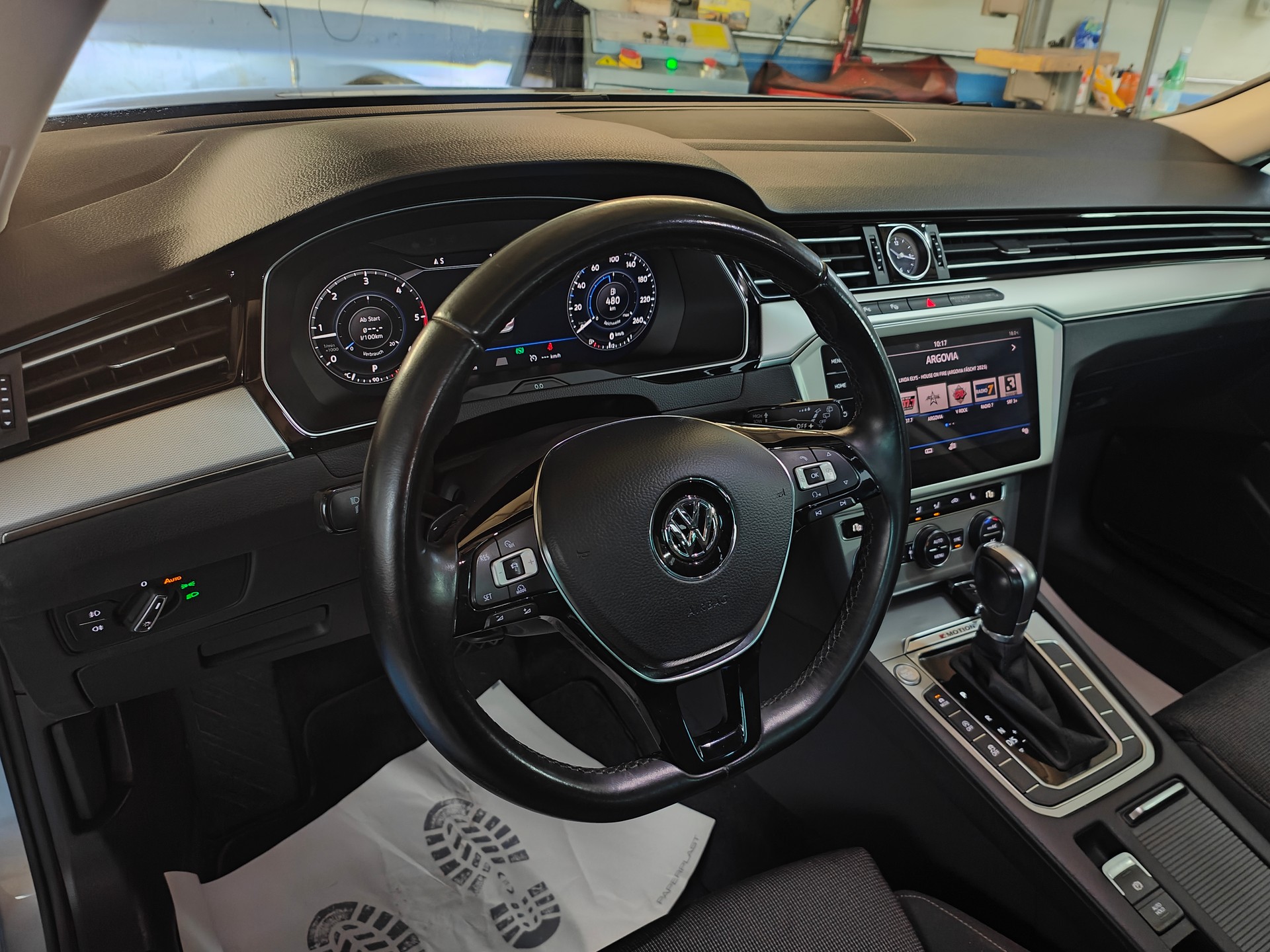 VW Passat Variant 2.0 TDI BMT Comfortline DSG 4Motion-image-16