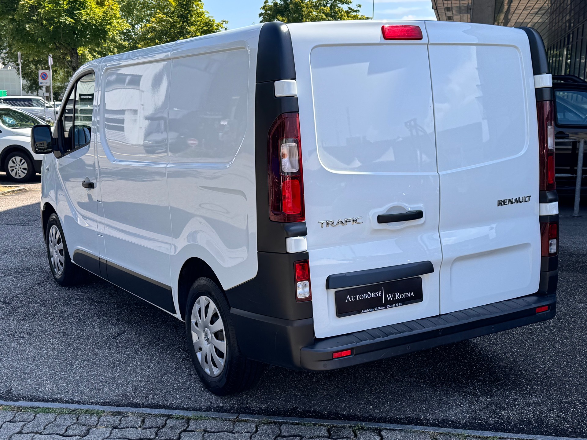 RENAULT Trafic 2.0 Energy dCi 120 3.0t Business L1H1-image-4