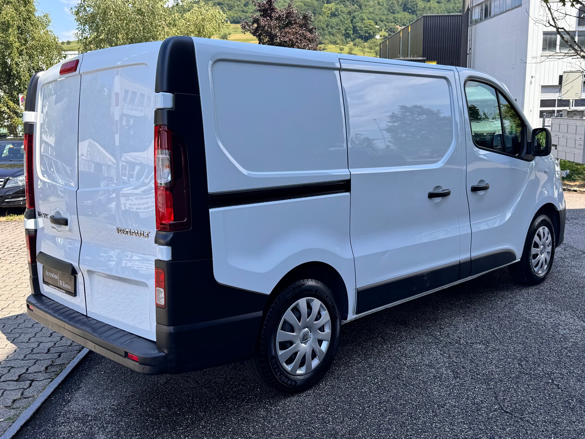 RENAULT Trafic 2.0 Energy dCi 120 3.0t Business L1H1-showroom-element-2