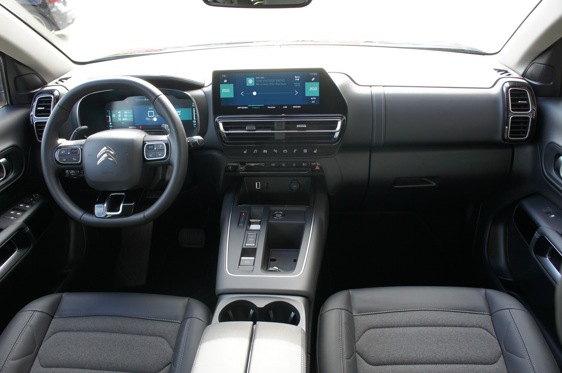 CITROEN C5 Aircross 1.6 PHEV Swiss Edition-image-9