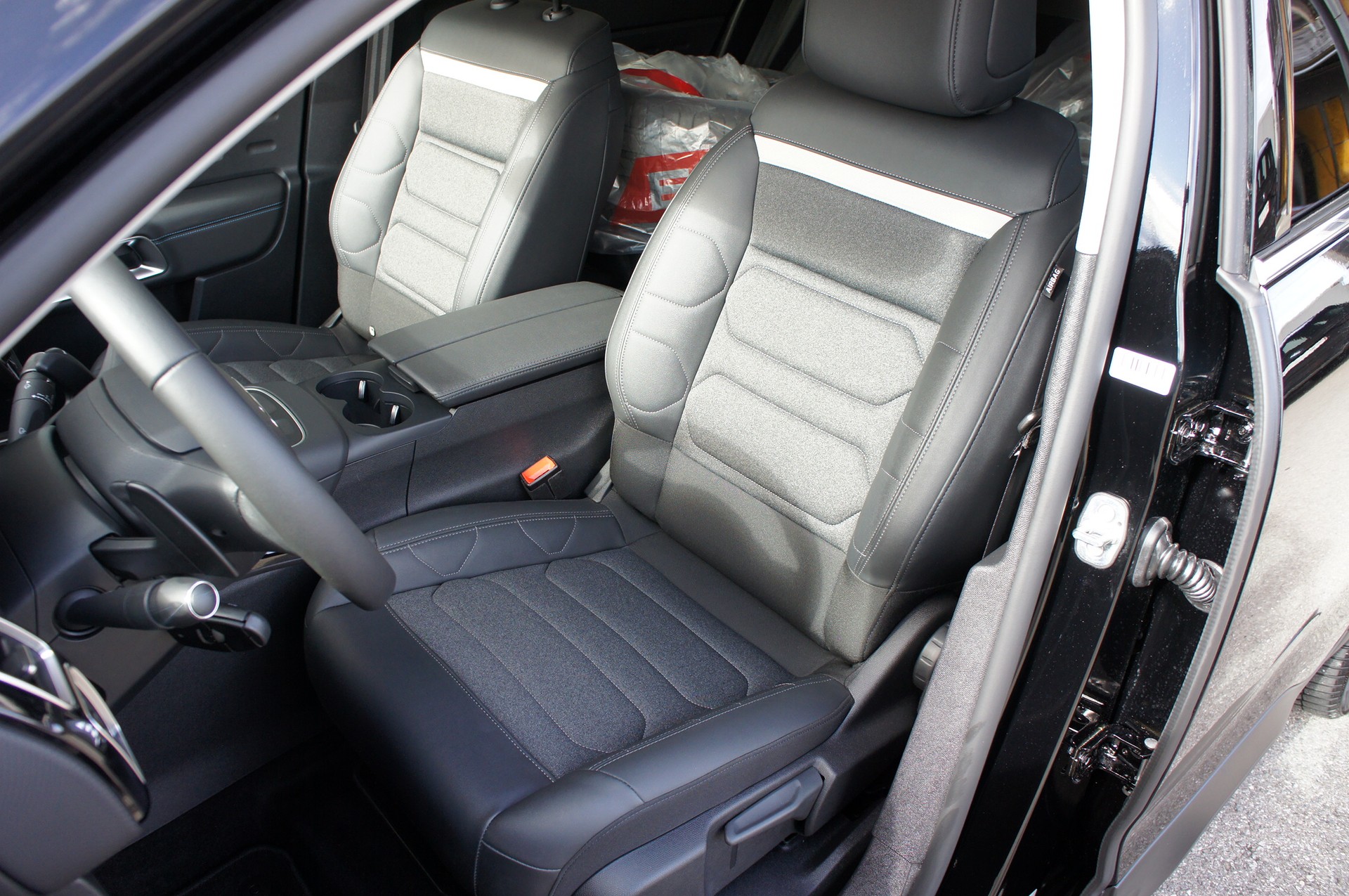 CITROEN C5 Aircross 1.6 PHEV Swiss Edition-image-12