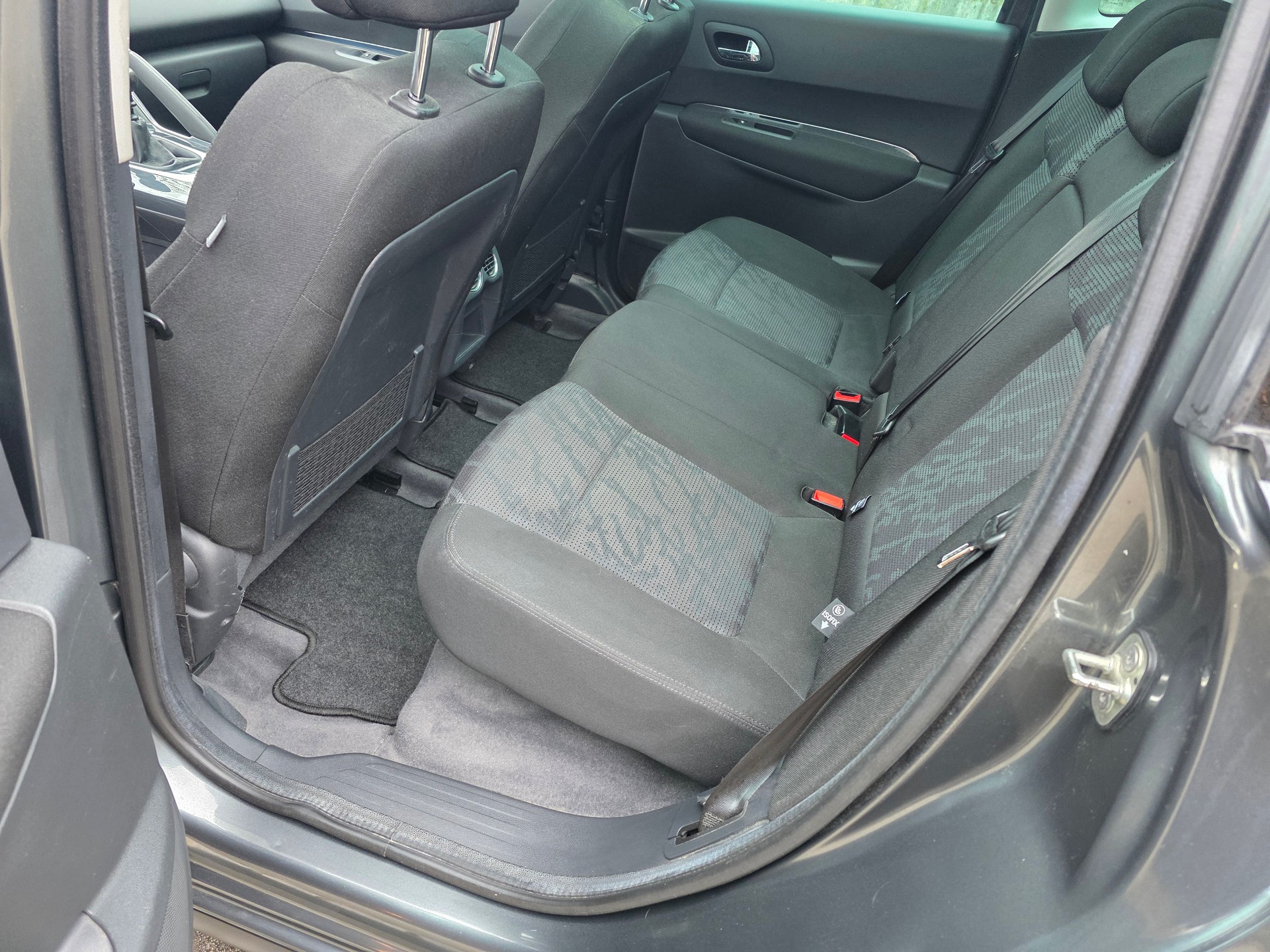PEUGEOT 3008 2.0 HDI Business-image-8