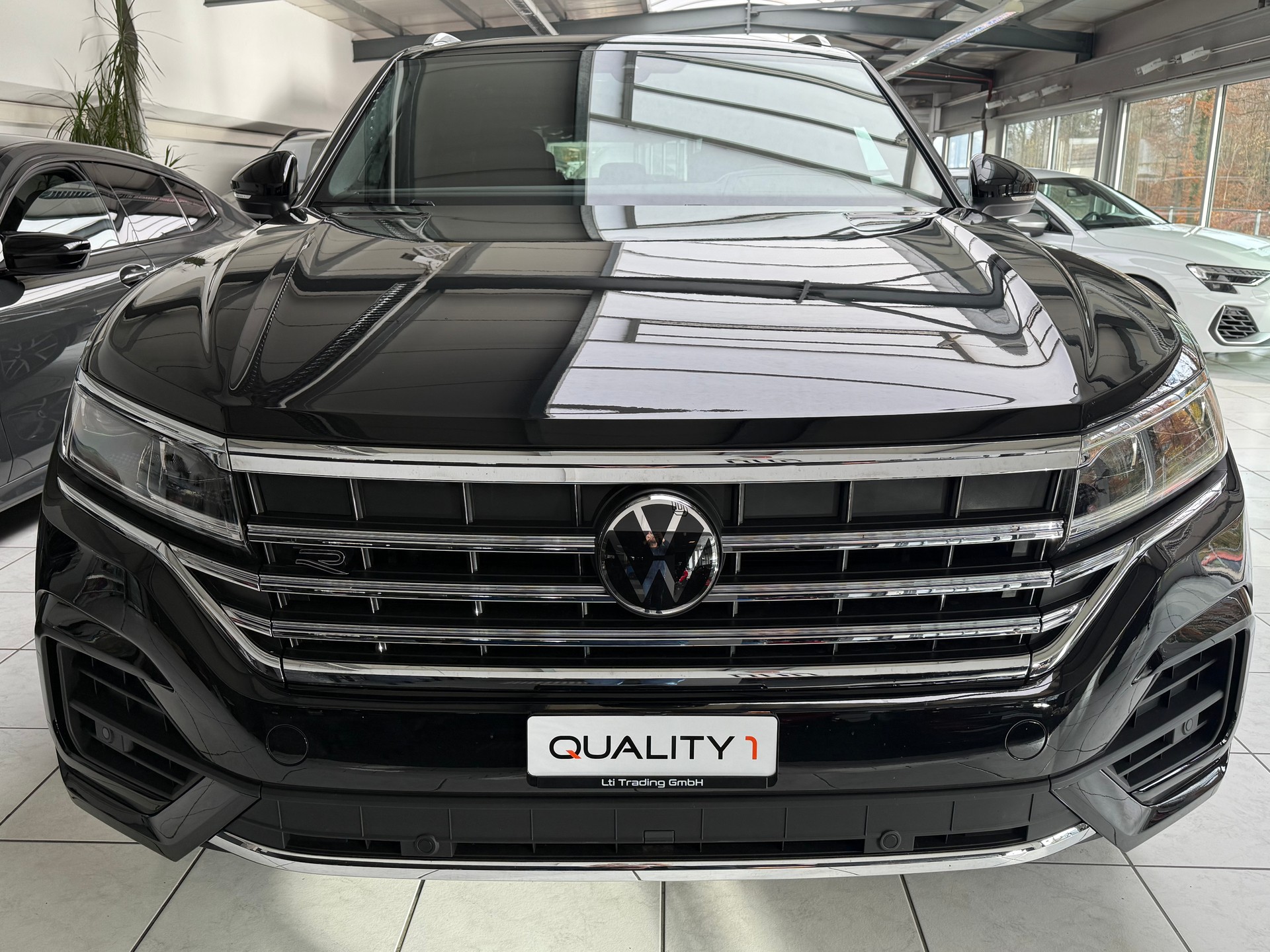 VW Touareg 3.0 TDI R Line Tiptronic-image-6