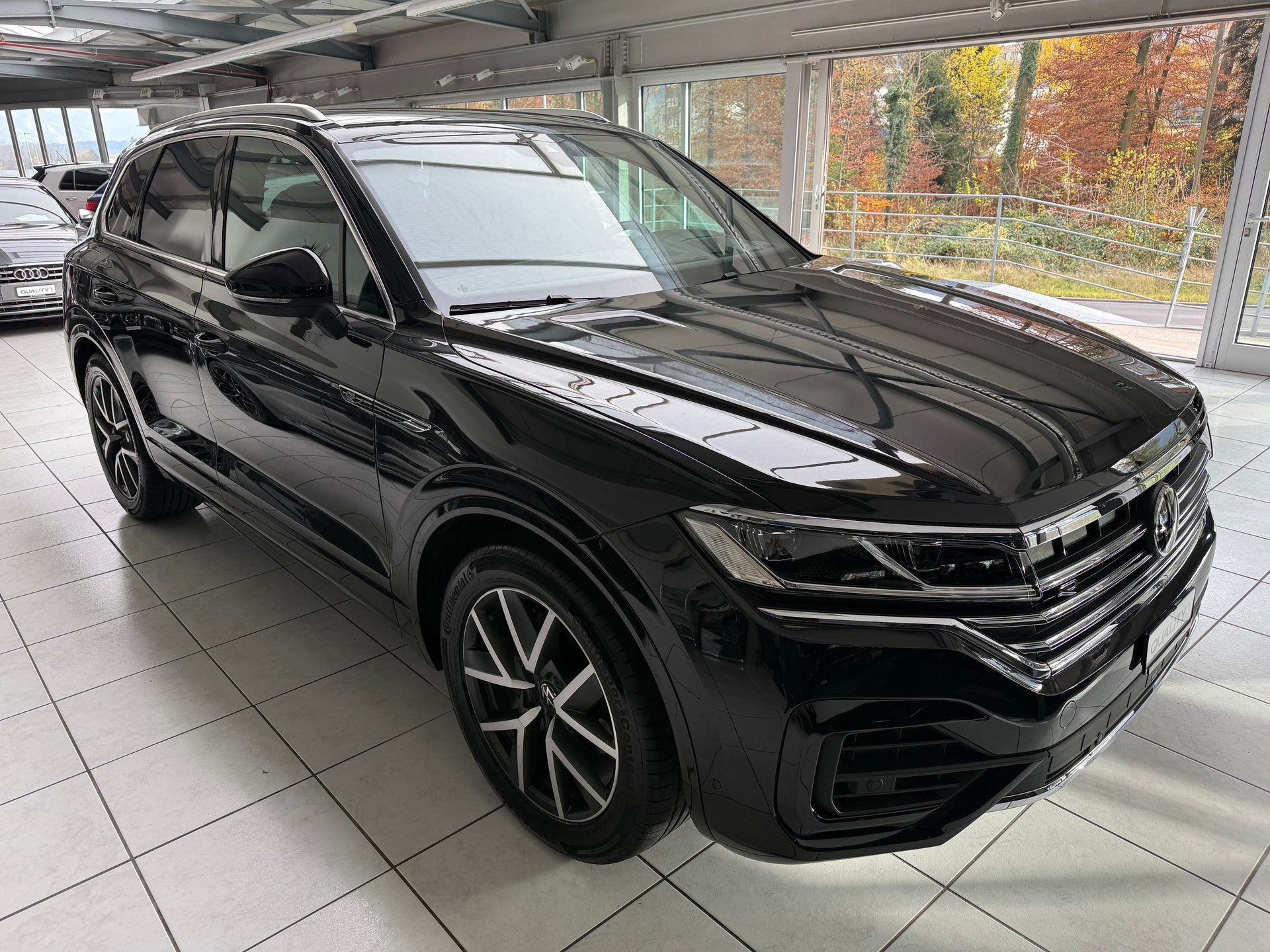 VW Touareg 3.0 TDI R Line Tiptronic-image-5