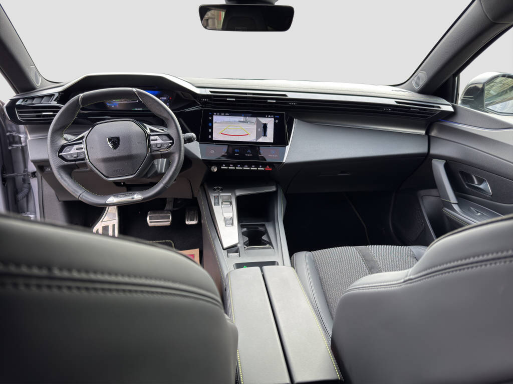 PEUGEOT 308 SW 1.6 PHEV 180 GT-image-10