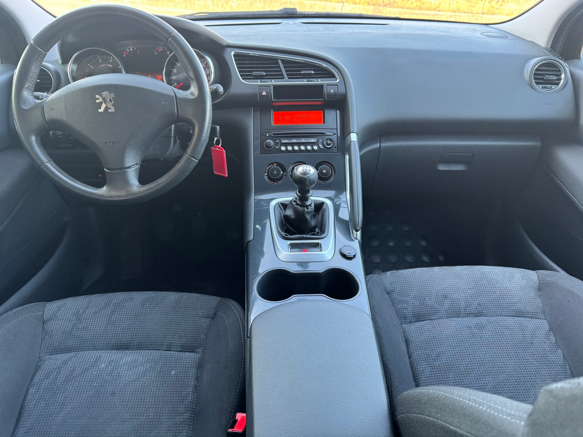 PEUGEOT 3008 1.6 16V T Sport Pack-image-6