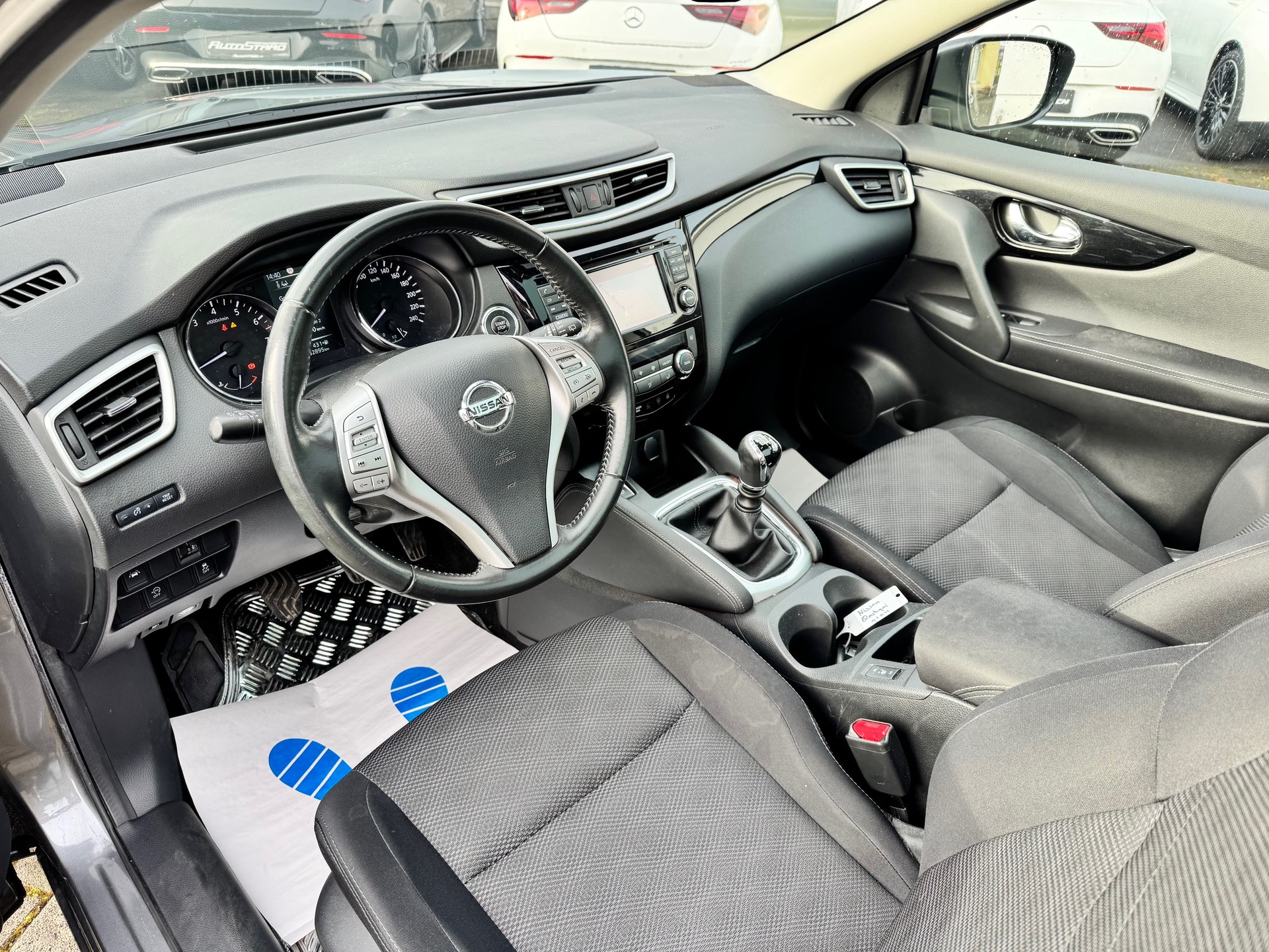 NISSAN Qashqai 1.6 DIG-T acenta-image-6