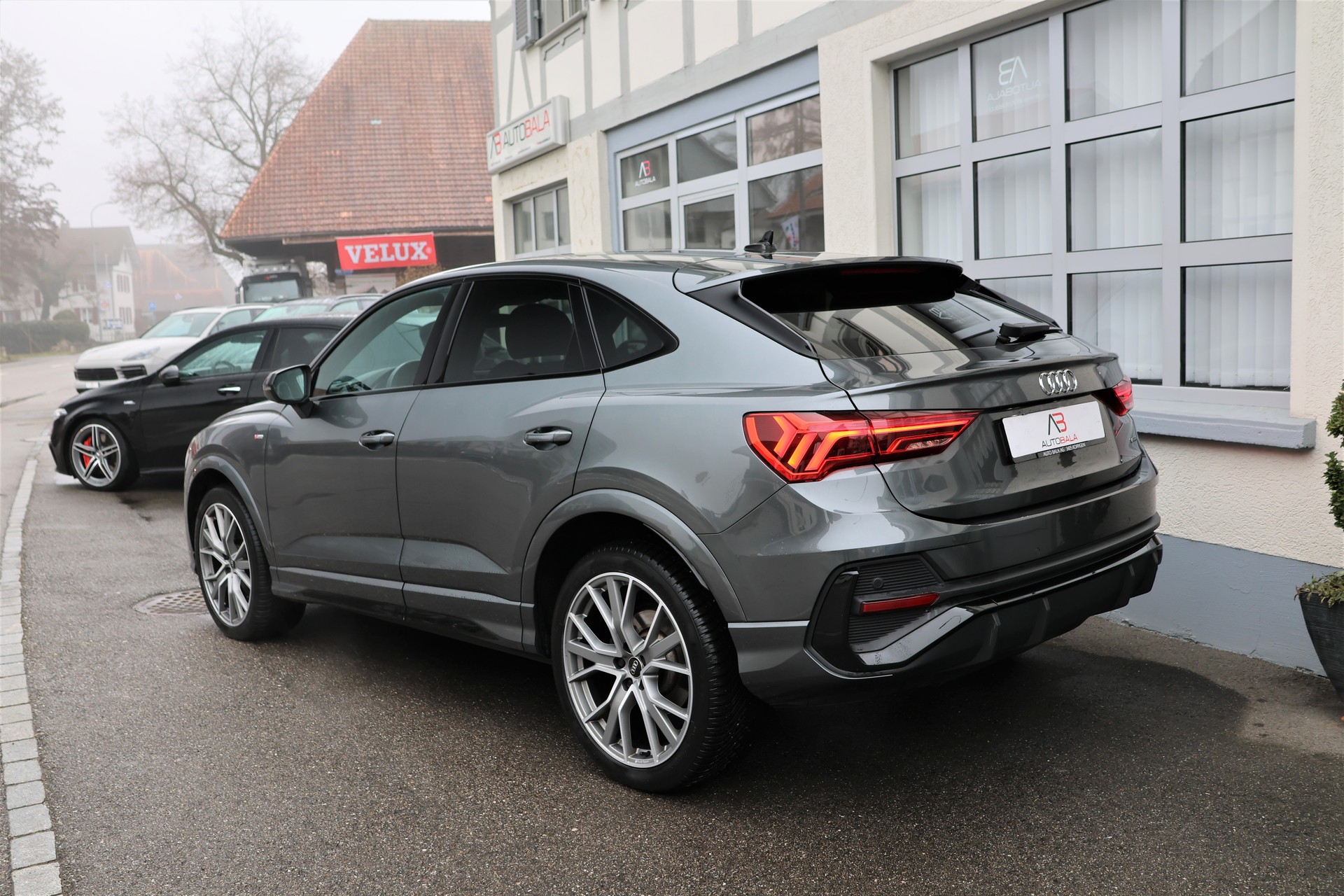 AUDI Q3 Sportback 35 TDI S line quattro S-tronic (CH)-image-5