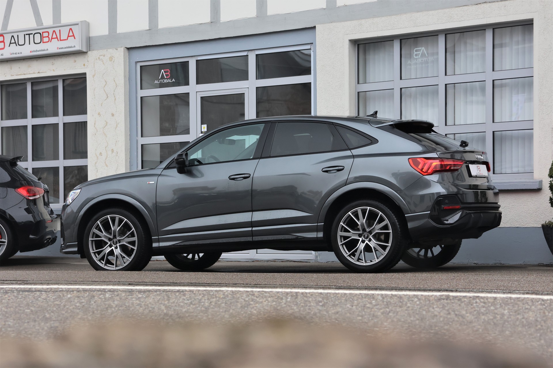 AUDI Q3 Sportback 35 TDI S line quattro S-tronic (CH)-showroom-element-3
