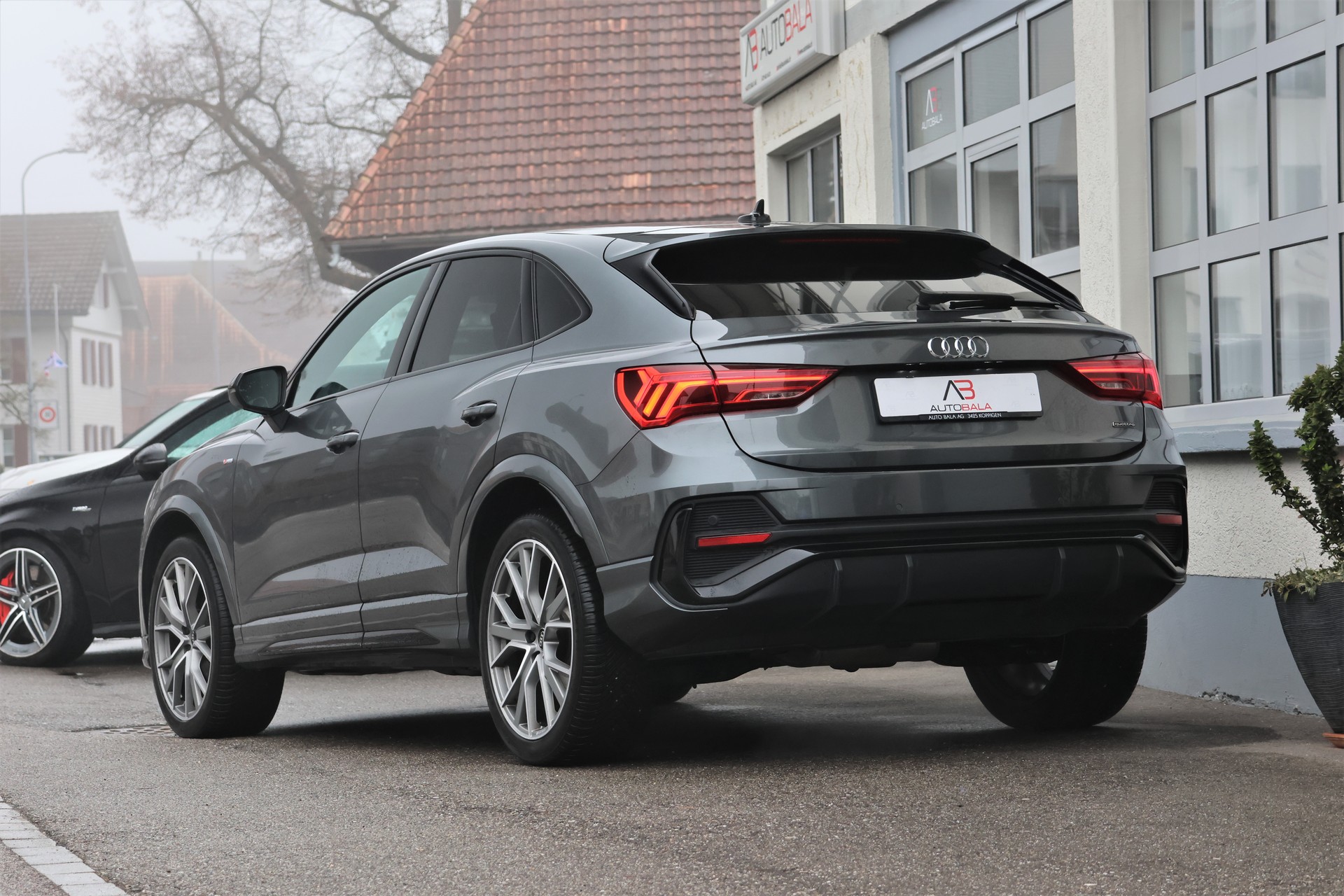 AUDI Q3 Sportback 35 TDI S line quattro S-tronic (CH)-showroom-element-2