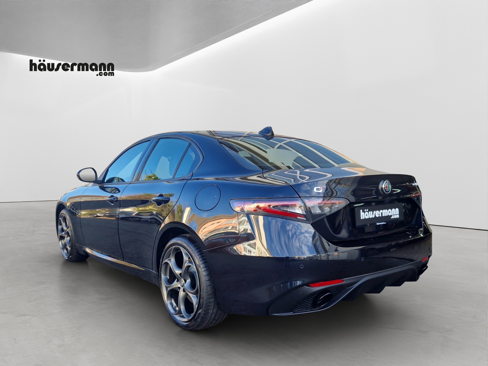 ALFA ROMEO Giulia 2.0 Q4 Sprint Edition-showroom-element-3